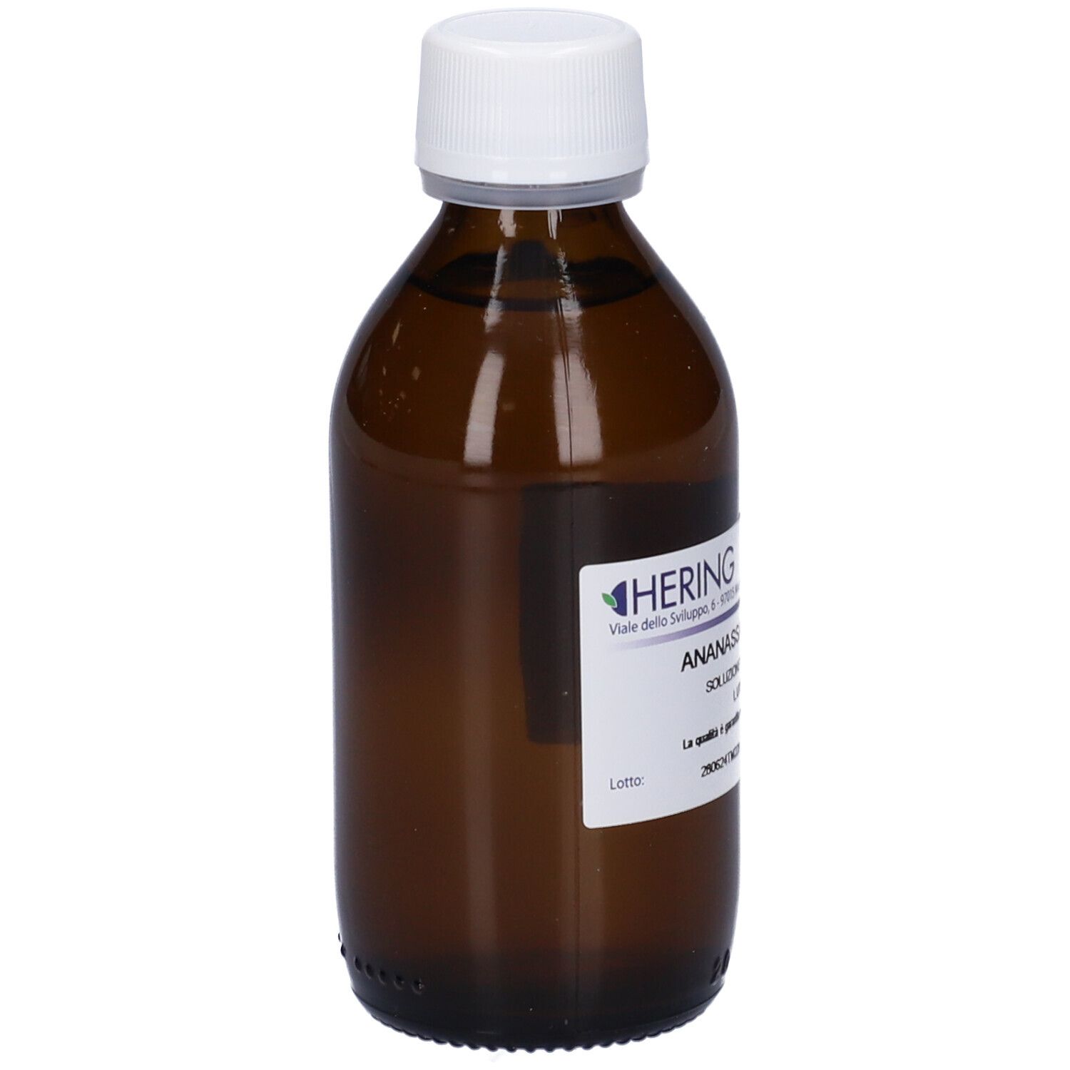 Flacone di vetro marrone con tappo bianco ed etichetta. Scritta: Ananassa Sativa - 125 ml. Marchio: Hering.