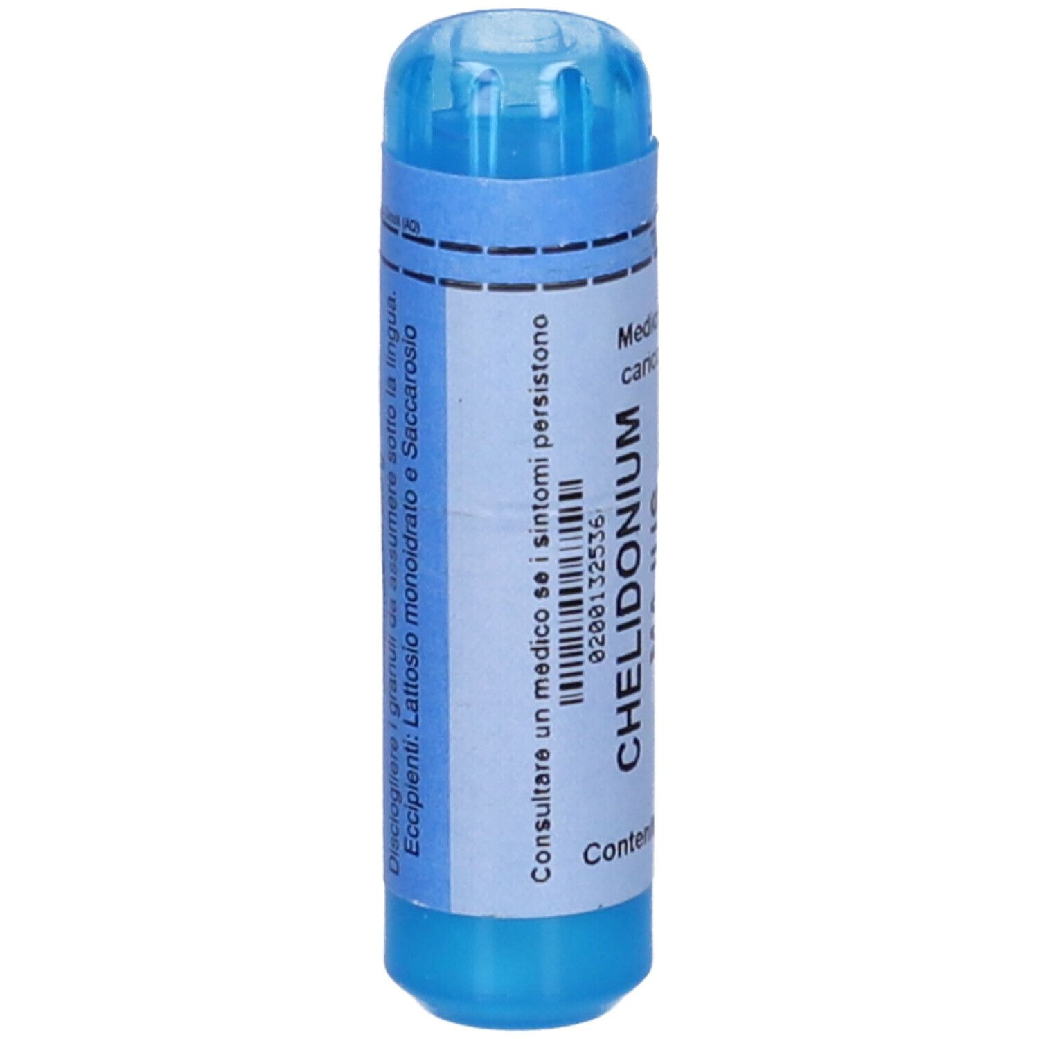 Contenitore cilindrico blu con etichetta bianca. Scritto: CHELIDONIUM. Contiene granuli. Con ingredienti.