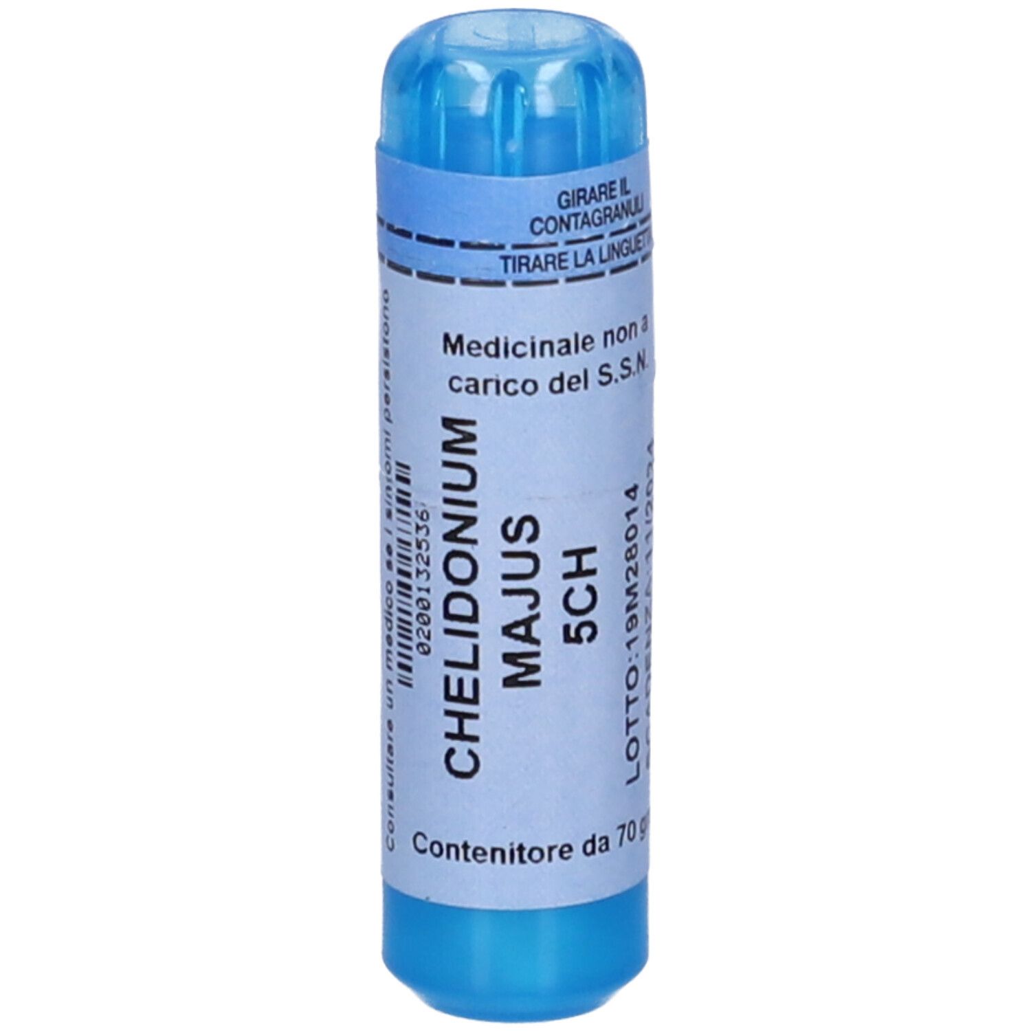 Contenitore cilindrico blu con etichetta bianca. Scritto: CHELIDONIUM MAJUS 5CH. Contenuto: 70 Granuli.