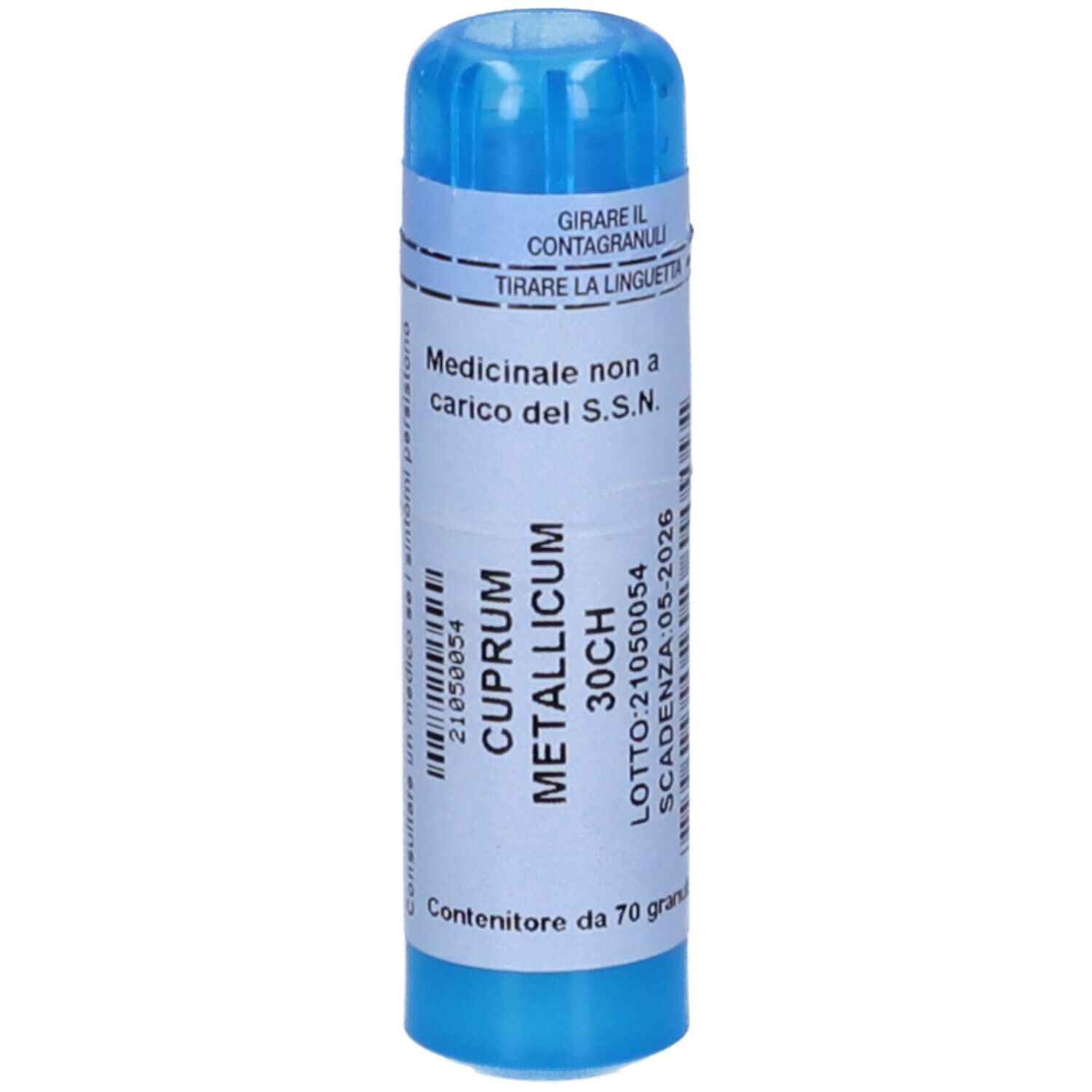 Confezione cilindrica blu e bianca. Scritta: Cuprum Metallicum 30CH, 70 Granuli. Scadenza 05-2026.