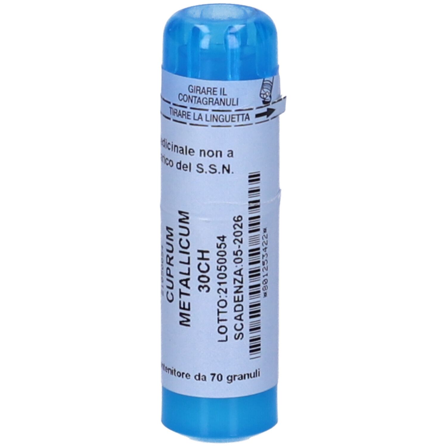 Confezione cilindrica blu e bianca. Scritta: Cuprum Metallicum 30CH, 70 Granuli. Scadenza 05-2026.