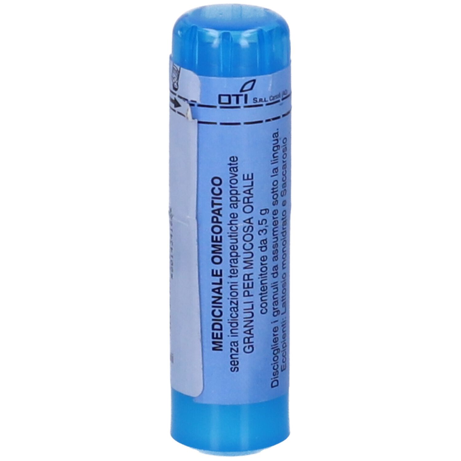 Contenitore cilindrico blu con etichetta bianca. Scritto: Medicinale omeopatico. Granuli per mucosa orale.