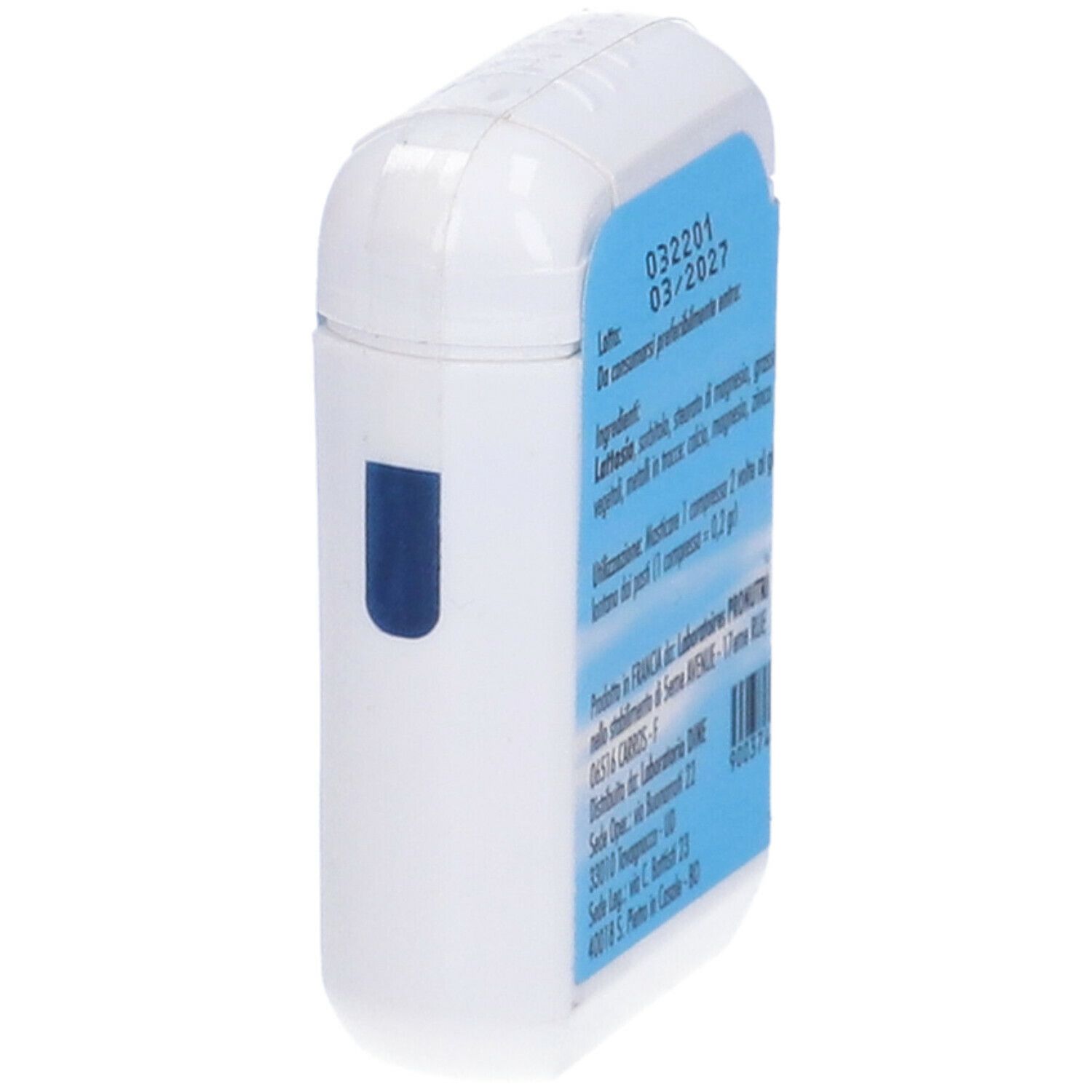 Contenitore bianco con etichetta blu. Scritta: NUTRI 03, ingredienti, scadenza, vista laterale.