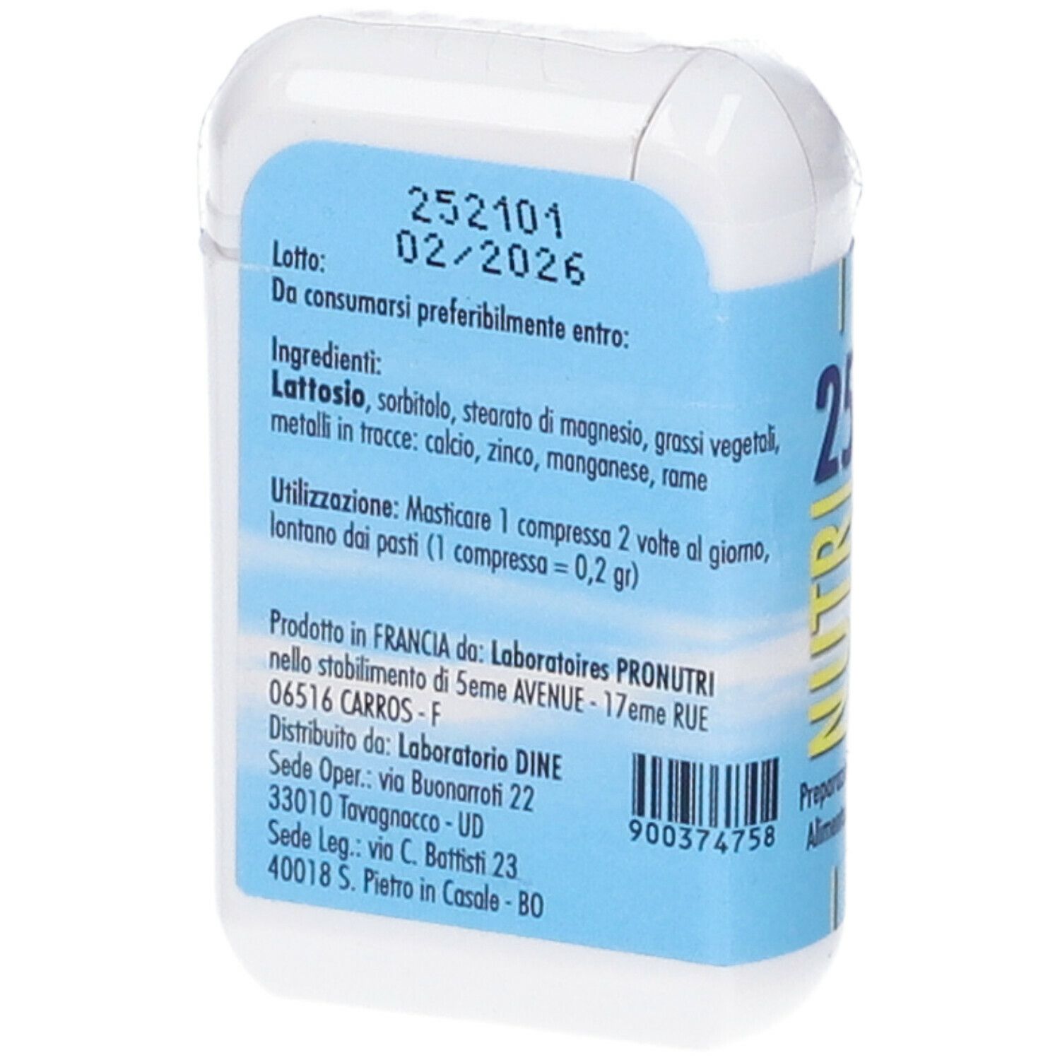 Contenitore bianco con etichetta blu. Testo: ingredienti, utilizzo, indirizzo produttore, numero lotto, data scadenza.