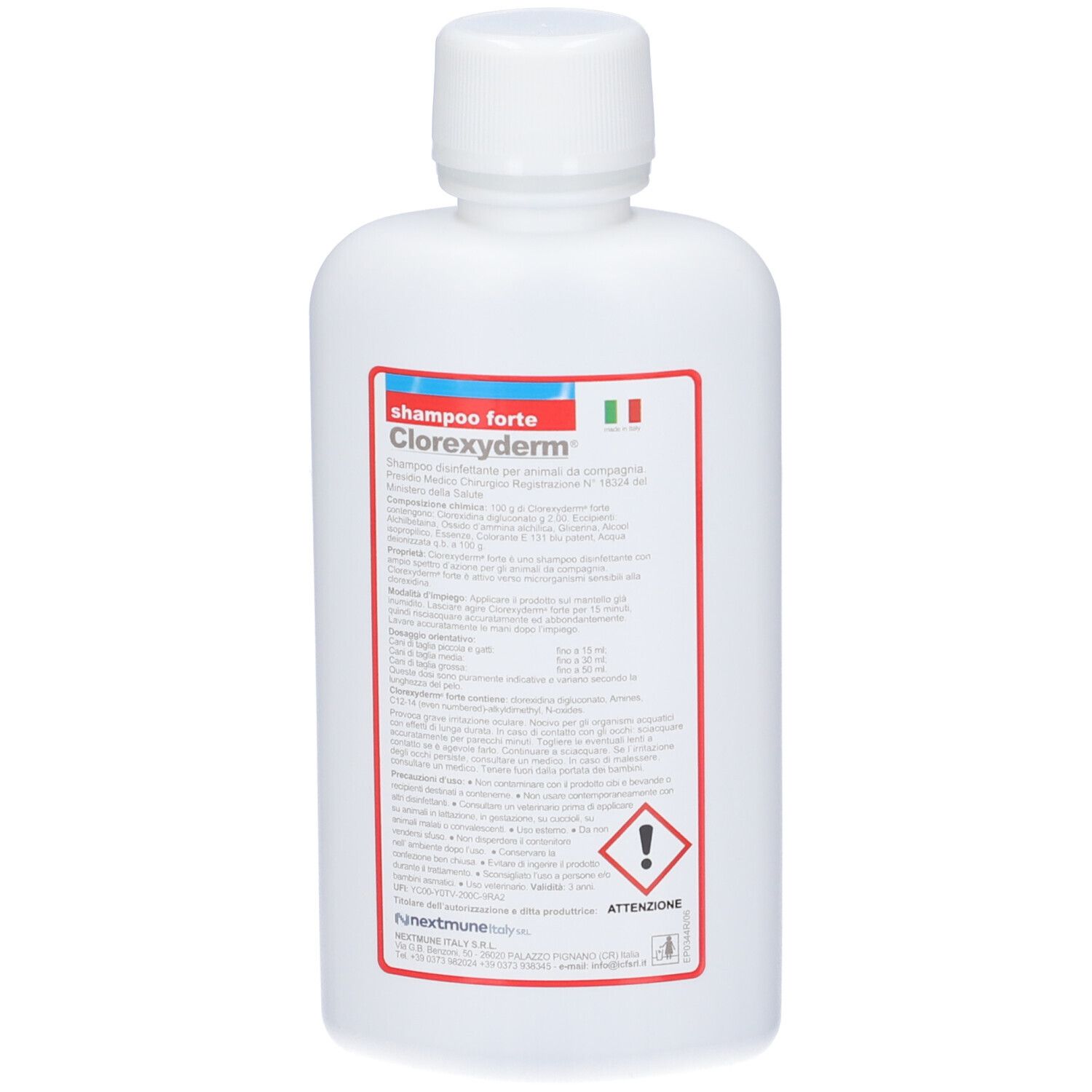 Retro del flacone Clorexyderm Shampoo Forte con informazioni sul prodotto.