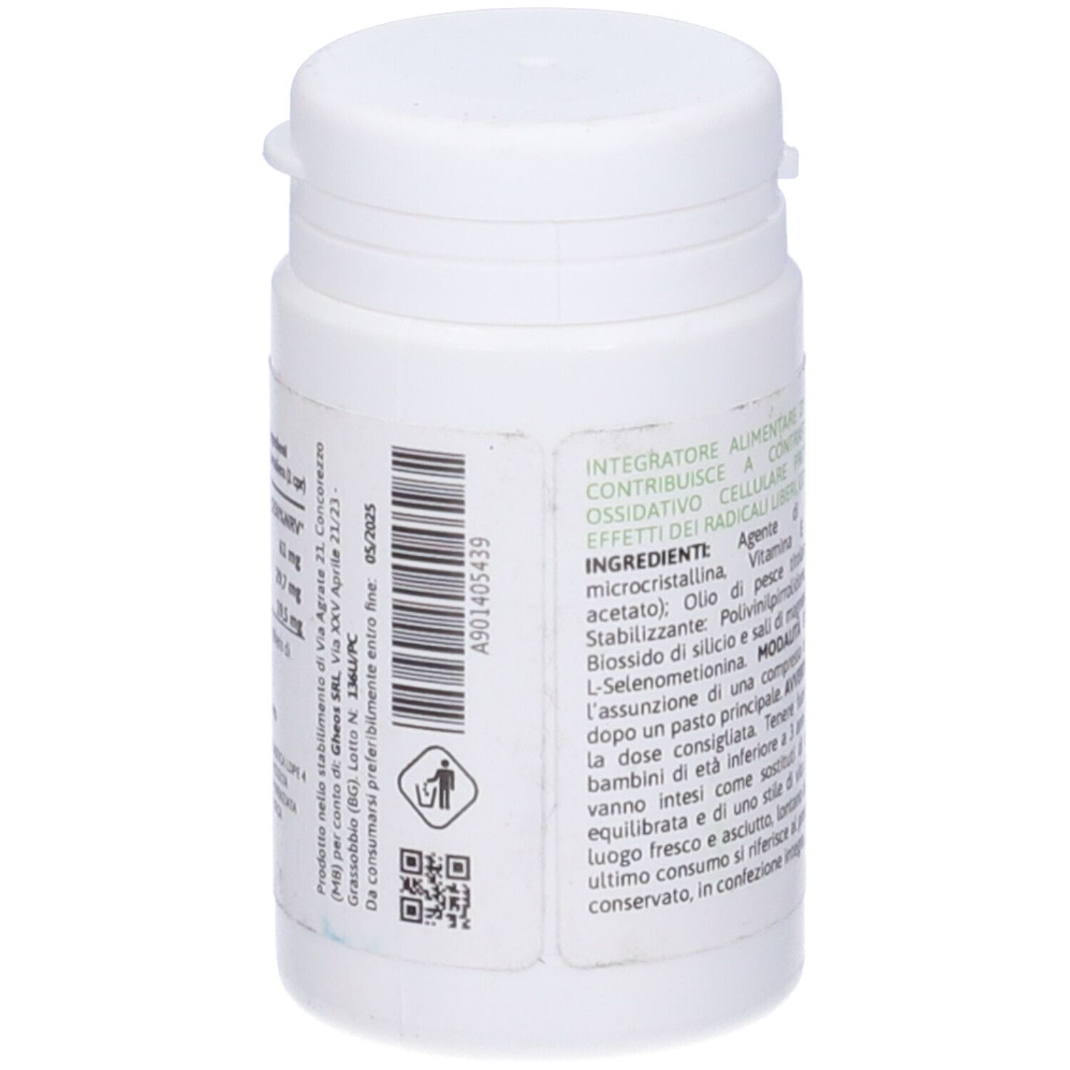 Flacone bianco con testo. Codice QR e simboli di riciclaggio. Numero di lotto e data di scadenza. Logo verde.