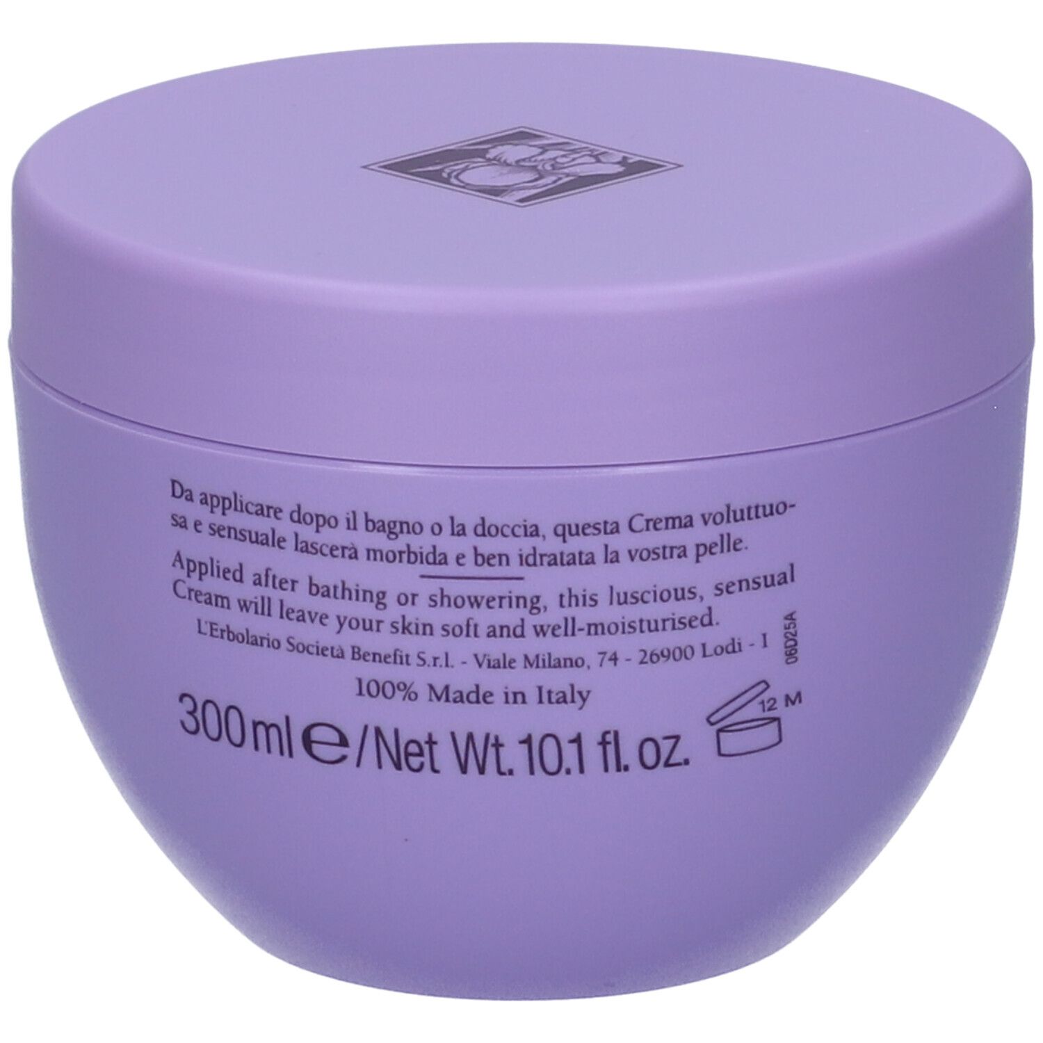 Retro di un vasetto lilla con L'Erbolario Iris Body Cream. Mostra istruzioni per l'uso, ingredienti e paese di produzione.