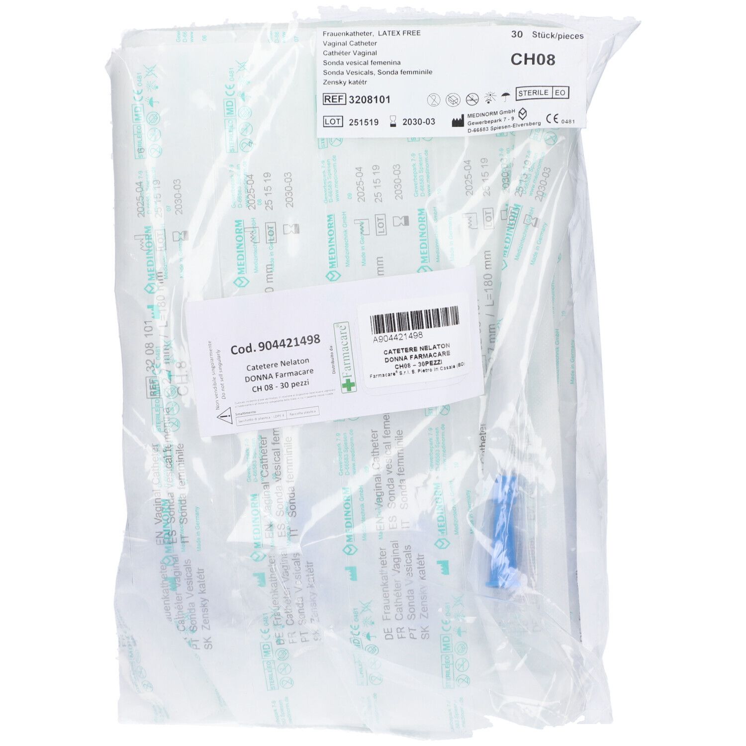 Confezione con cateteri. Informazioni sul prodotto e codice a barre visibili. Imballaggio trasparente.