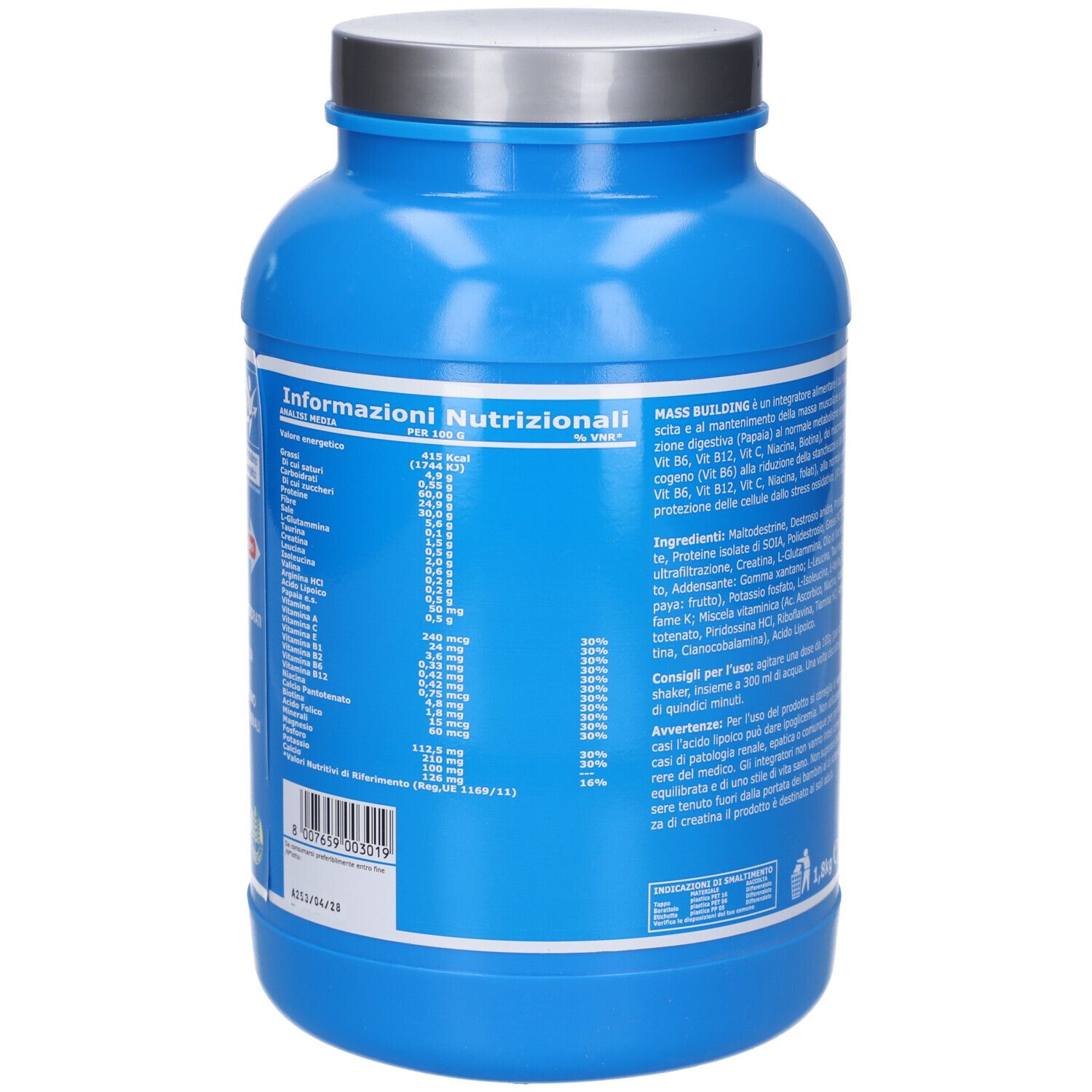 Retro del barattolo blu. Informazioni nutrizionali. Scritta: Ultimate Italia, Mass Building. 1,8 kg. Con ingredienti e tabella nutrizionale.