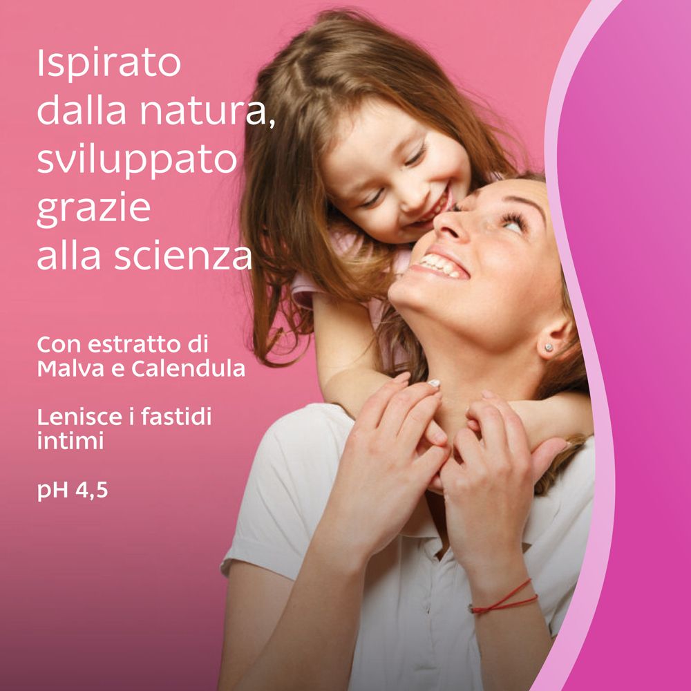 Sfondo rosa con testo. Testo: Ispirato dalla natura, sviluppato grazie alla scienza. Immagine di madre e figlia. pH 4,5.
