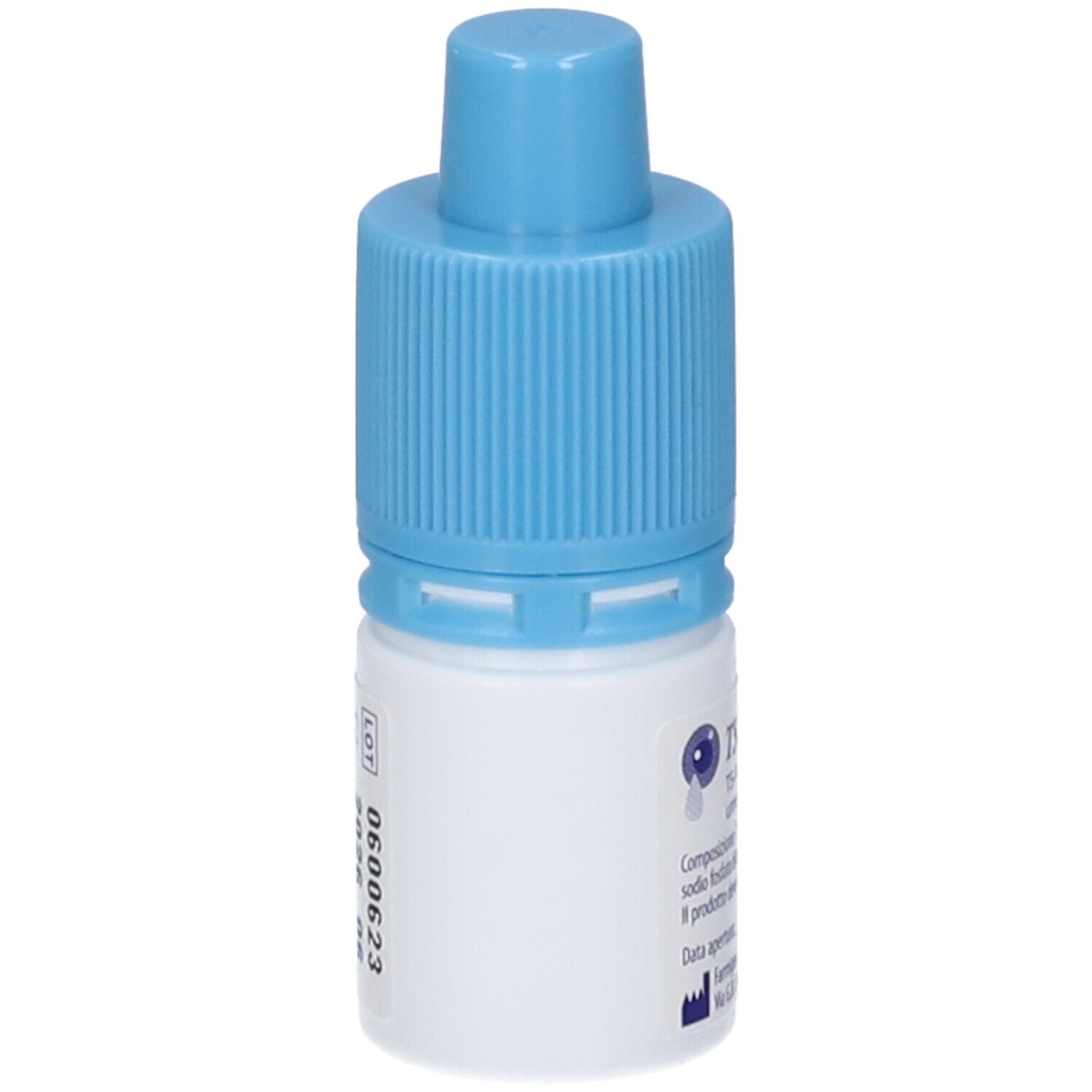 Flacone di collirio con tappo blu. Scritta: TSP 0,2%.