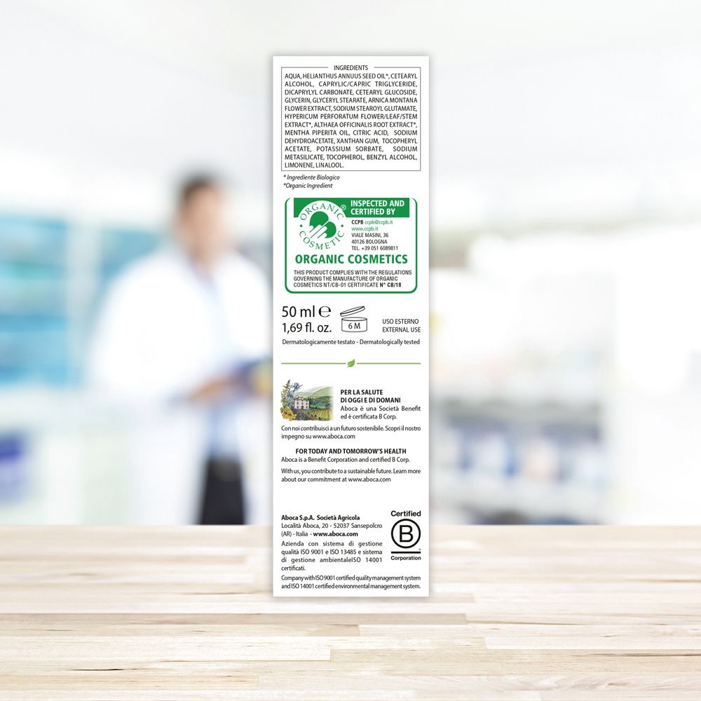 Retro della scatola. Testo con ingredienti e certificazioni. Sigillo "Organic Cosmetic". Volume: 50 ml.