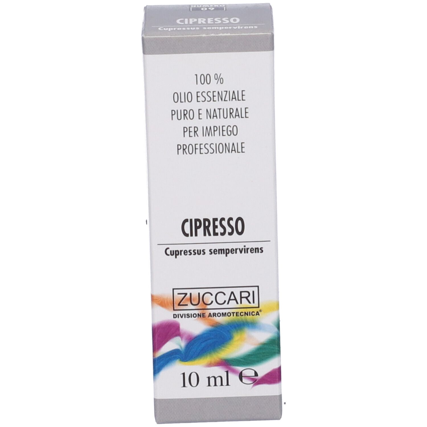 Scatola con informazioni sul prodotto. Scritta: Cipresso, 100% Olio Essenziale. Marchio Zuccari.