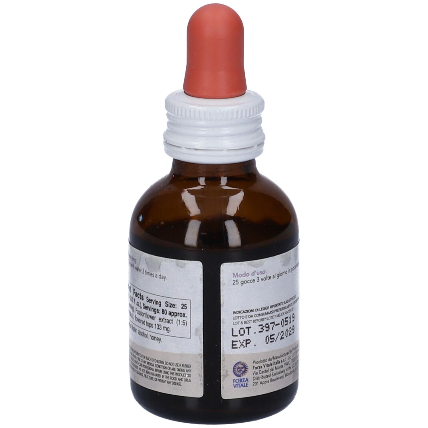 Flacone di vetro marrone con contagocce. Etichetta SYS Passiflora, integratore alimentare. Contagocce rosso. Retro con informazioni nutrizionali.