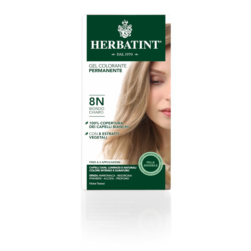 Confezione HERBATINT® 8N Biondo Chiaro. Scritta: Gel Colorante Permanente. Immagine di donna bionda. Etichetta: 100% copertura dei capelli bianchi.