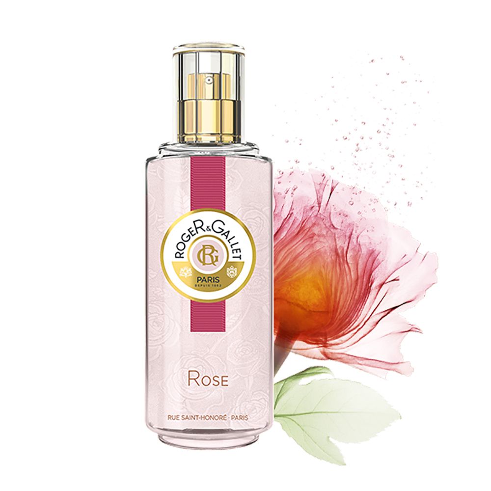 Flacone in vetro con vaporizzatore, etichetta rosa, tappo dorato. Marchio Roger & Gallet, scritta Rose, fiore di rosa.