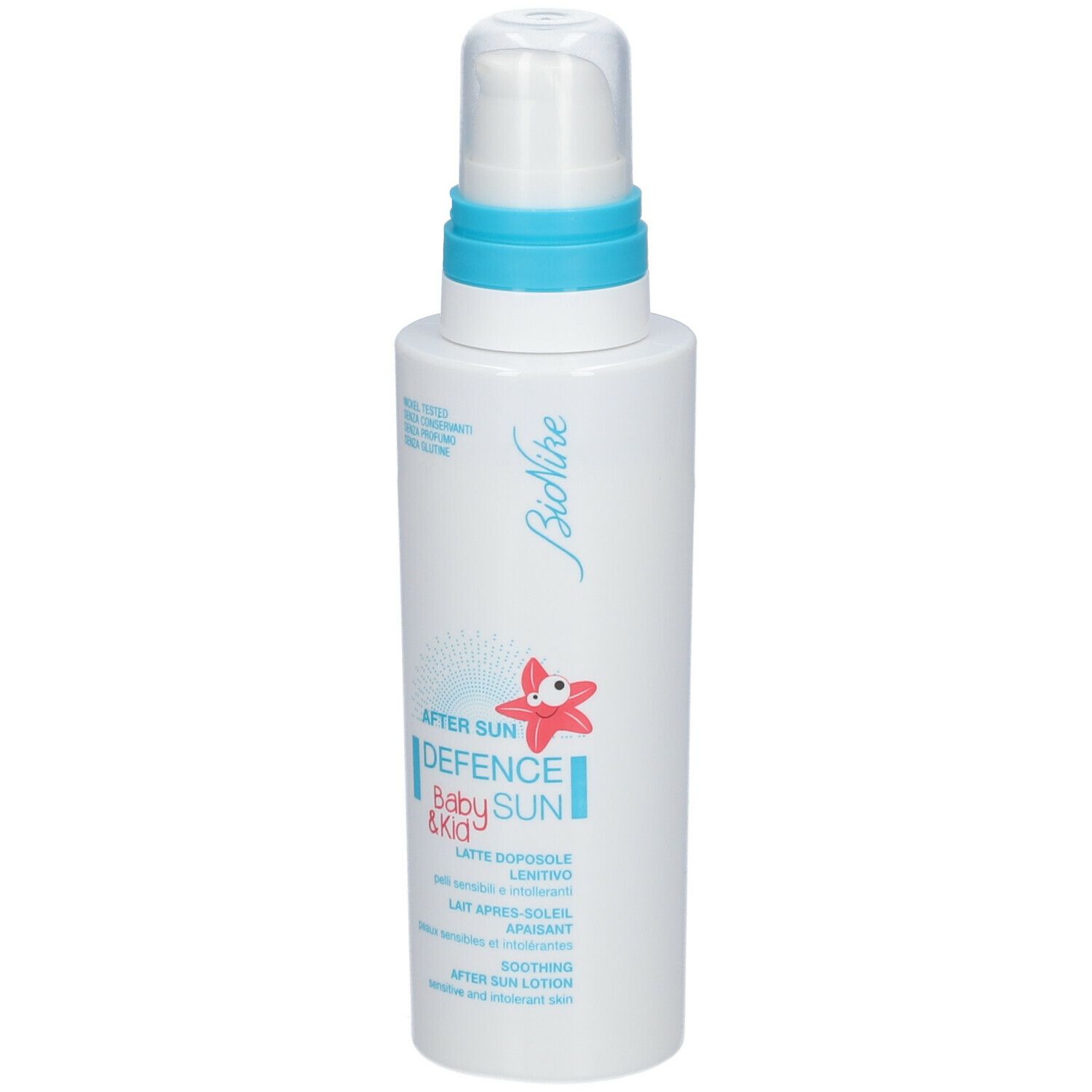 Flacone bianco con erogatore blu. Scritta: After Sun Defence Baby & Kid. Marchio Bionike.