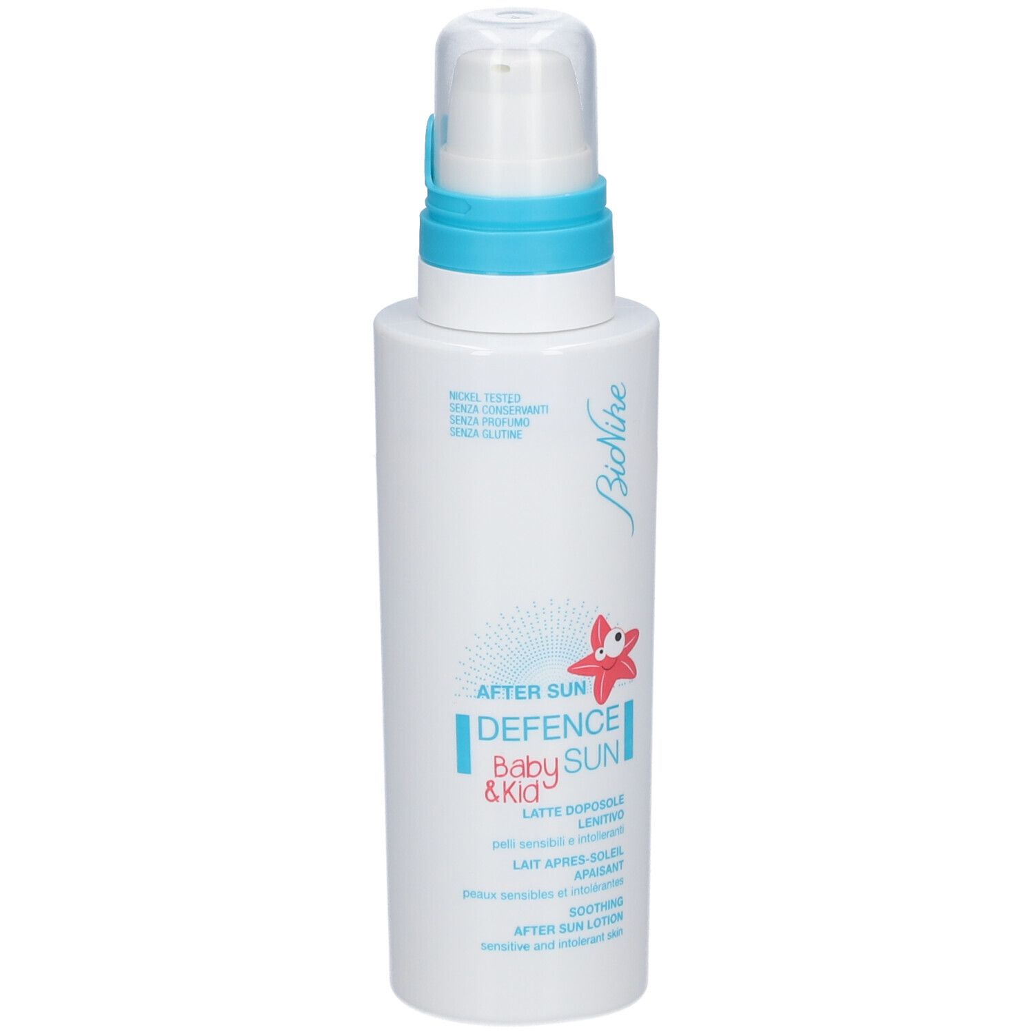 Flacone bianco con erogatore blu. Scritta: After Sun Defence Baby & Kid. Marchio Bionike.