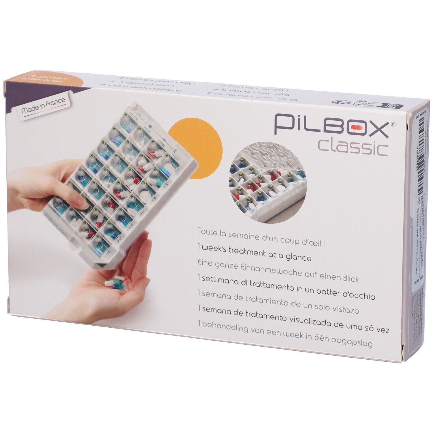 Confezione di Pilbox Classic. Scritto: pilulier semainier. Portapillole in mano. Testo: 1 week's treatment at a glance.
