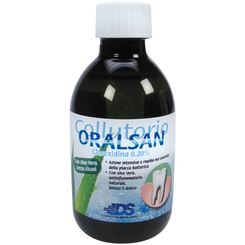 Flacone di collutorio. ORALSAN Collutorio, Clorexidina 0,20%. Con Aloe Vera, senza alcool. Flacone nero, tappo bianco.
