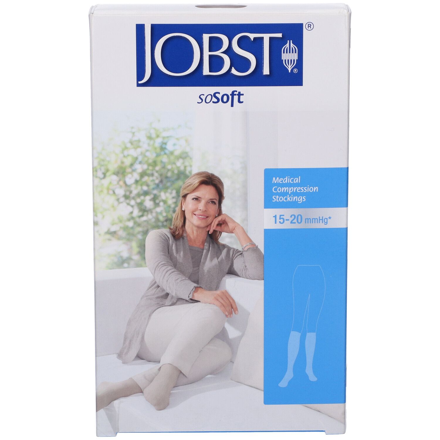 Confezione di calze compressive JOBST Sosoft. Scritta: 15-20 mmHg. Donna seduta su divano.