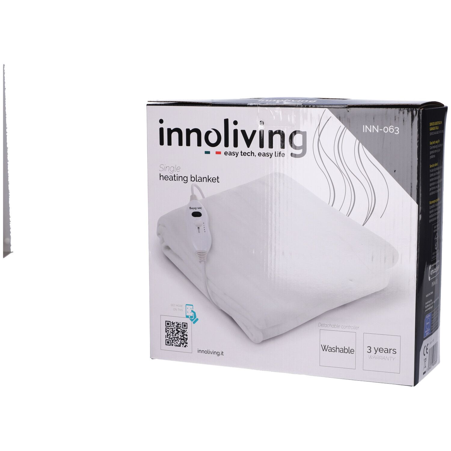 Confezione con coperta termica. Sulla confezione c'è scritto 'innoliving' e 'Single heating blanket'.