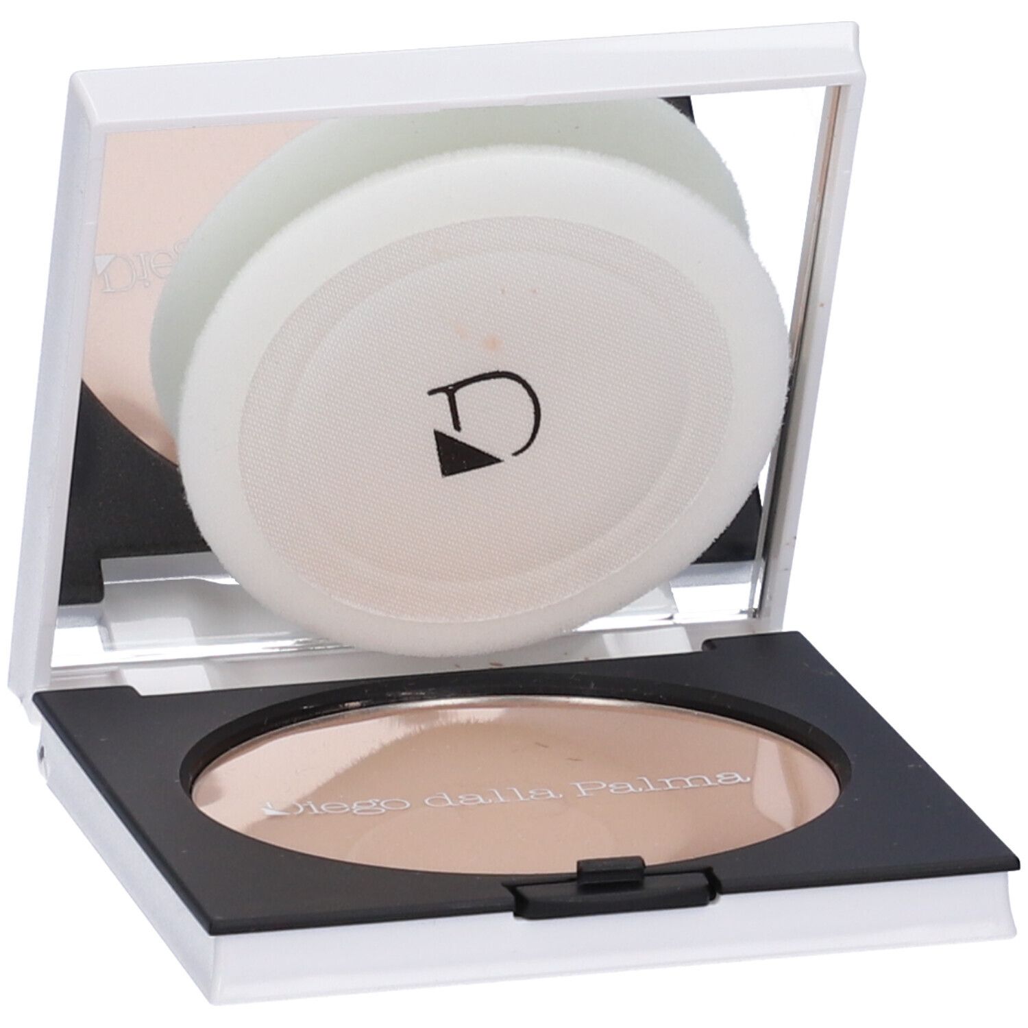 Cipria compatta con specchio e applicatore. Cipria beige, cornice nera, contenitore bianco. Marchio visibile.