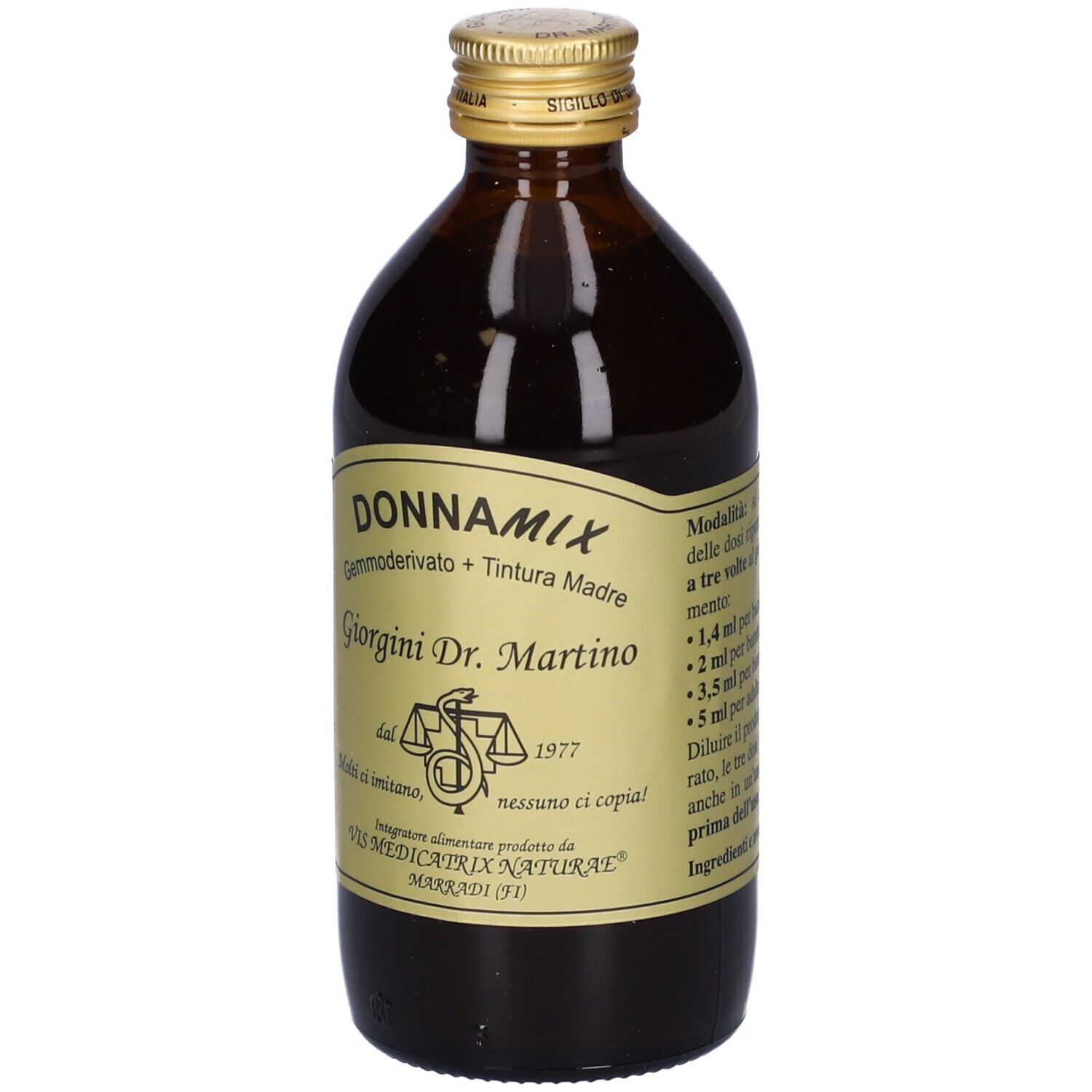 Bottiglia di vetro marrone con tappo dorato. Etichetta con testo e logo.