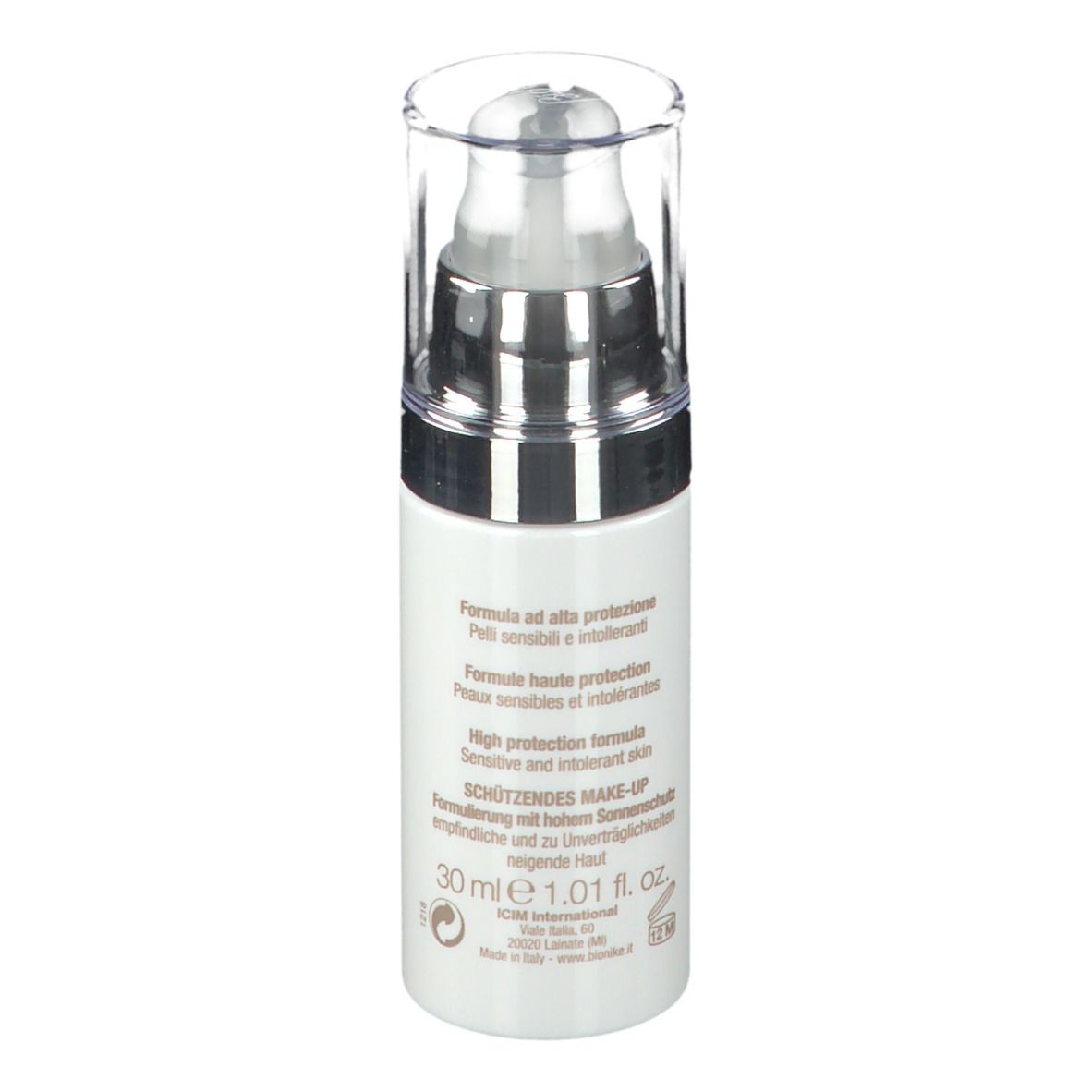 Flacone bianco con dosatore. Scritta: DEFENCE COLOR, Protective Foundation, SPF 30. Marchio: BioNike. Retro con testo.