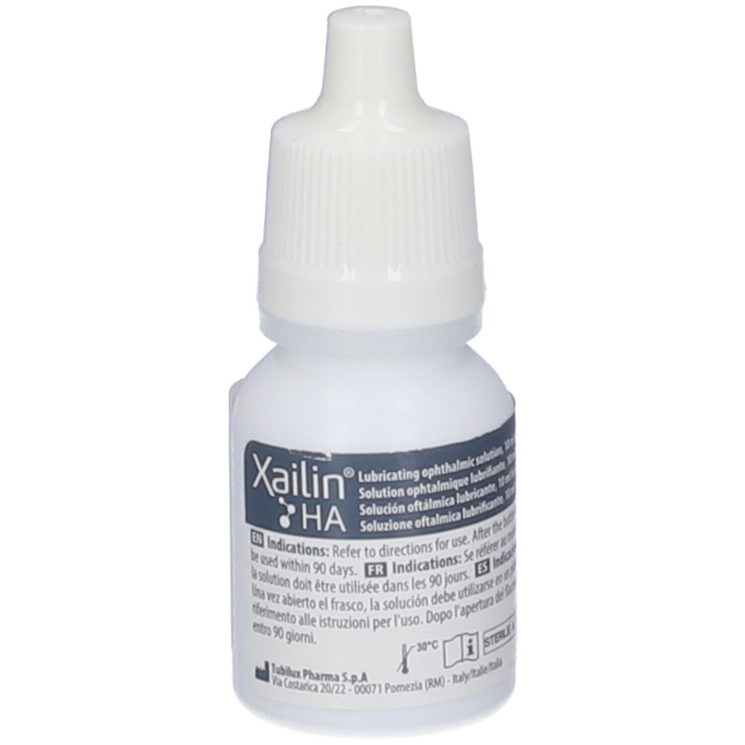 Flacone bianco di collirio con tappo bianco. Scritta: Xailin HA. Testo in più lingue.