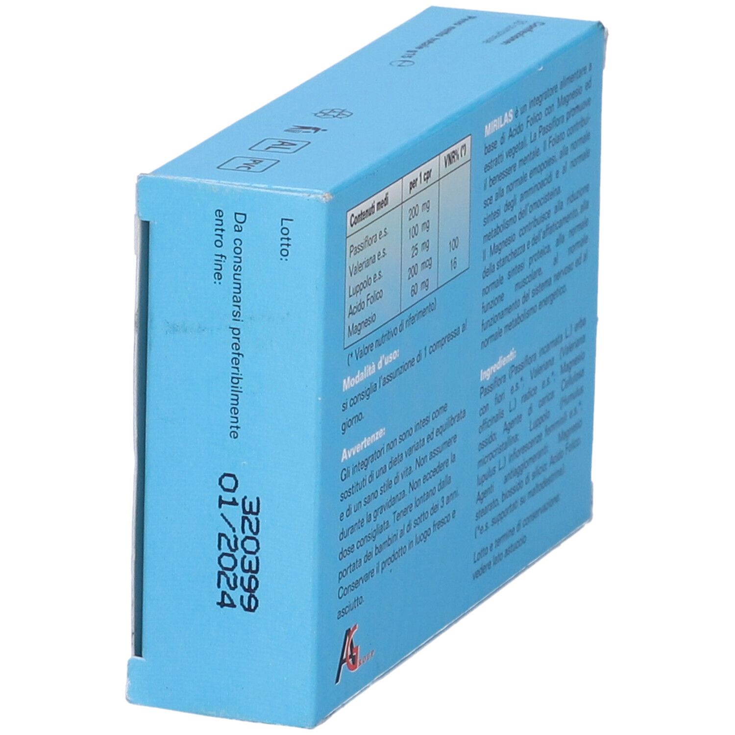 Retro di una scatola azzurra con informazioni. Contiene una data di scadenza. Testo: Mirilas, Integratore Alimentare.