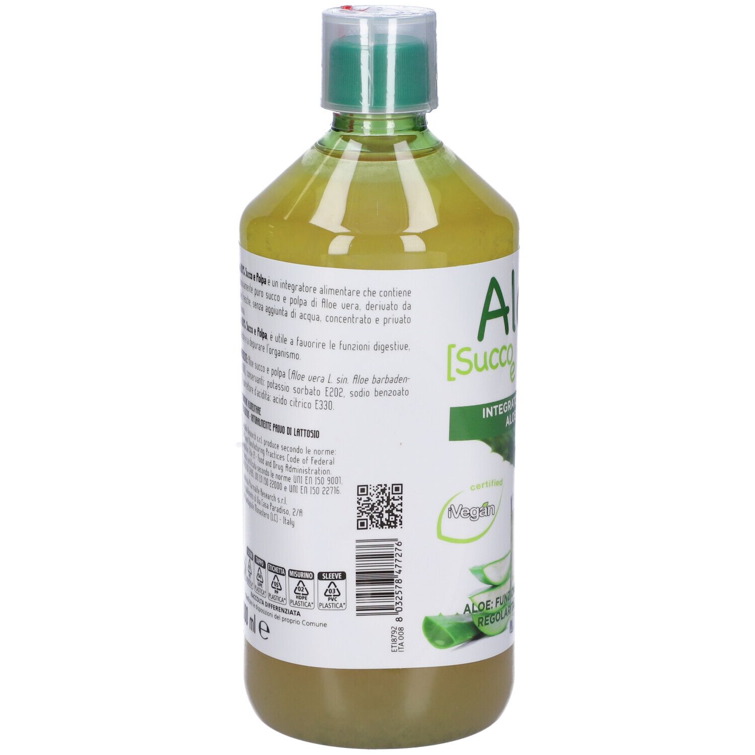 Retro di bottiglia verde. Etichetta con testo e codice QR. Informazioni sul prodotto e ingredienti. Integratore alimentare.