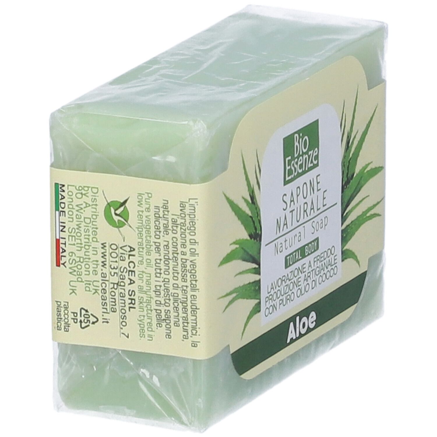 Sapone verde confezionato. Etichetta con motivo aloe vera e testo. Prodotto in Italia.
