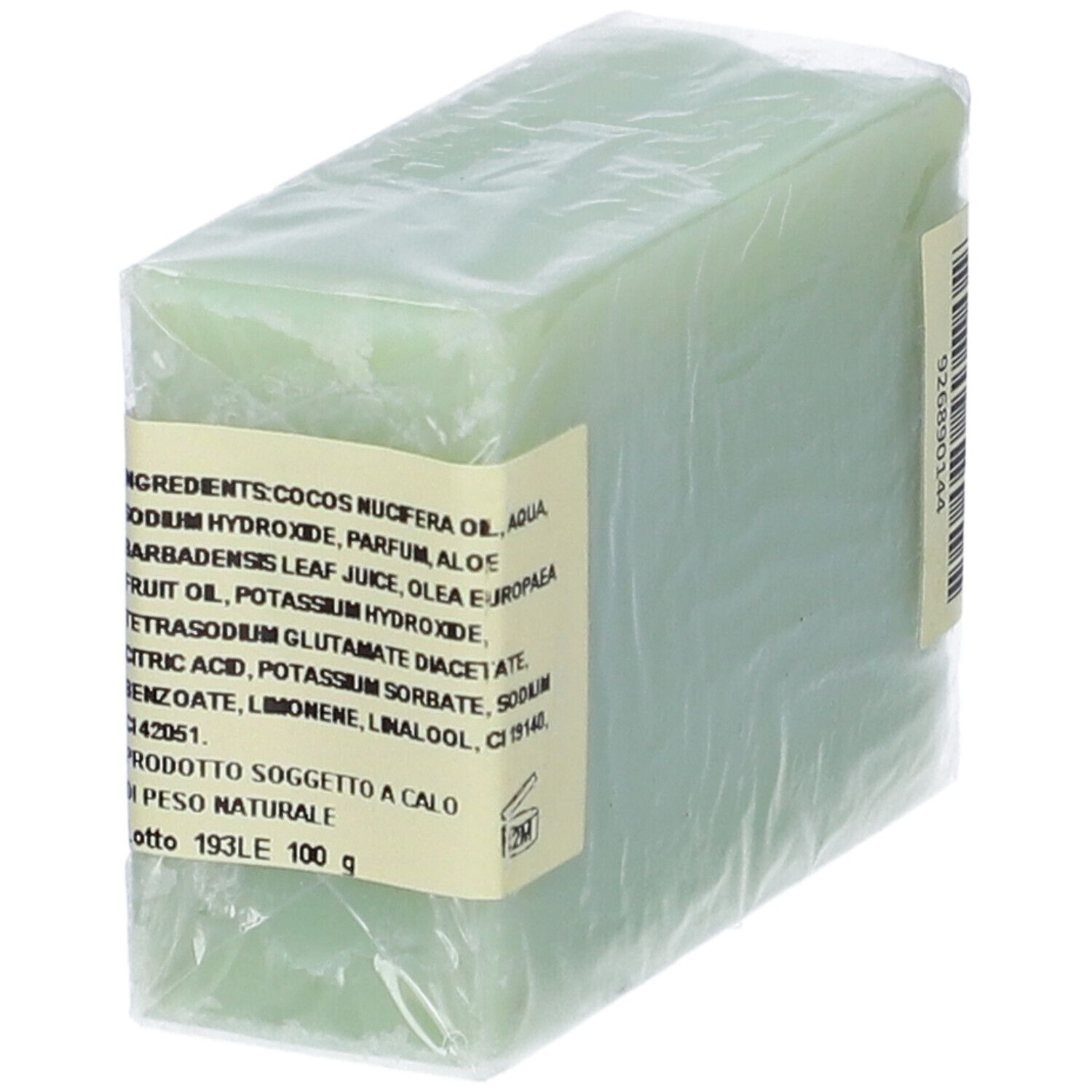 Sapone verde confezionato. Adesivo con ingredienti e testo. Retro del prodotto.