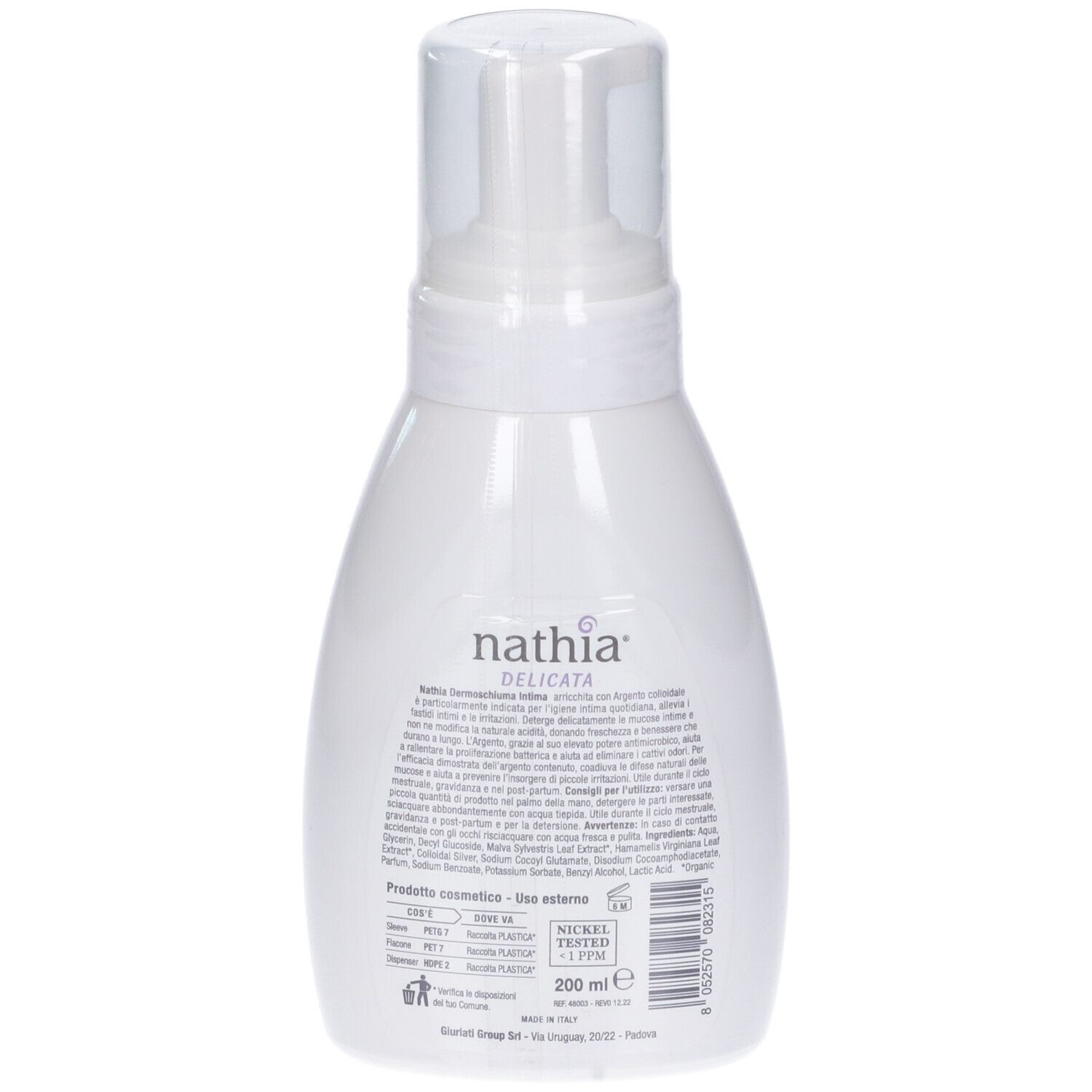Flacone bianco con dosatore a pompa. Retro con testo e informazioni. Scritta: Nathia Delicata. 200 ml.