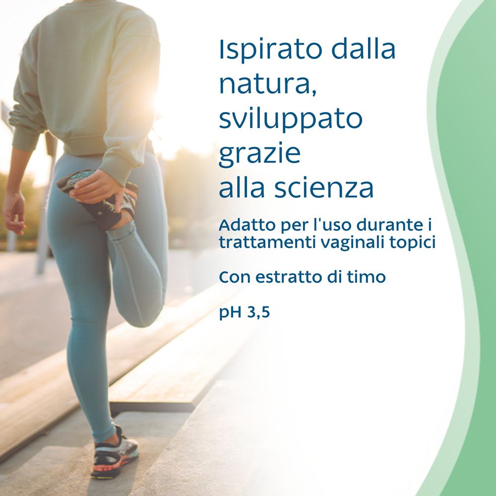 Donna che si allunga. Testo: pH 3,5. Adatto ai trattamenti vaginali.