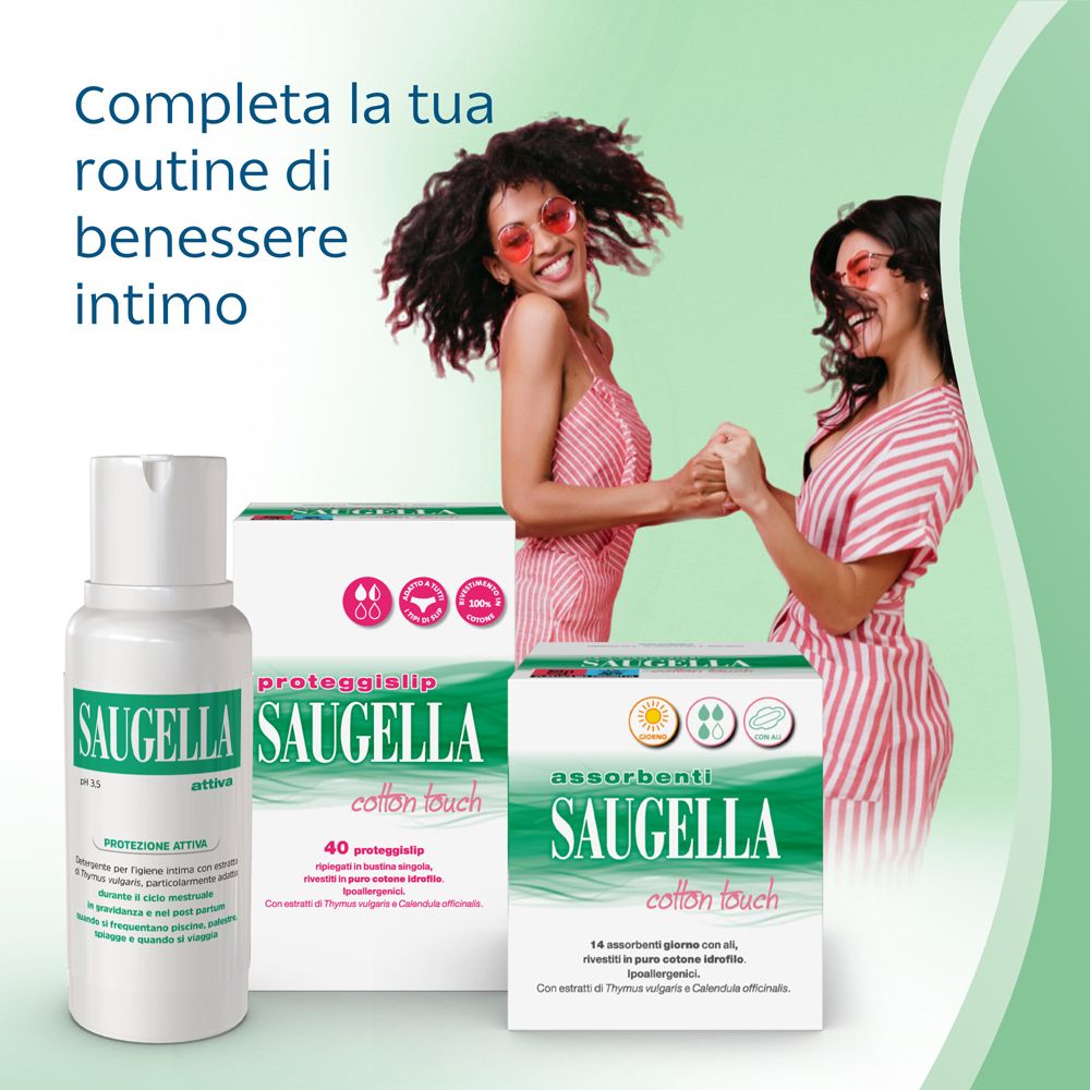 Saugella Cotton Touch. Gamma di prodotti con assorbenti e detergente intimo. Donne sorridenti. Sfondo verde e bianco.