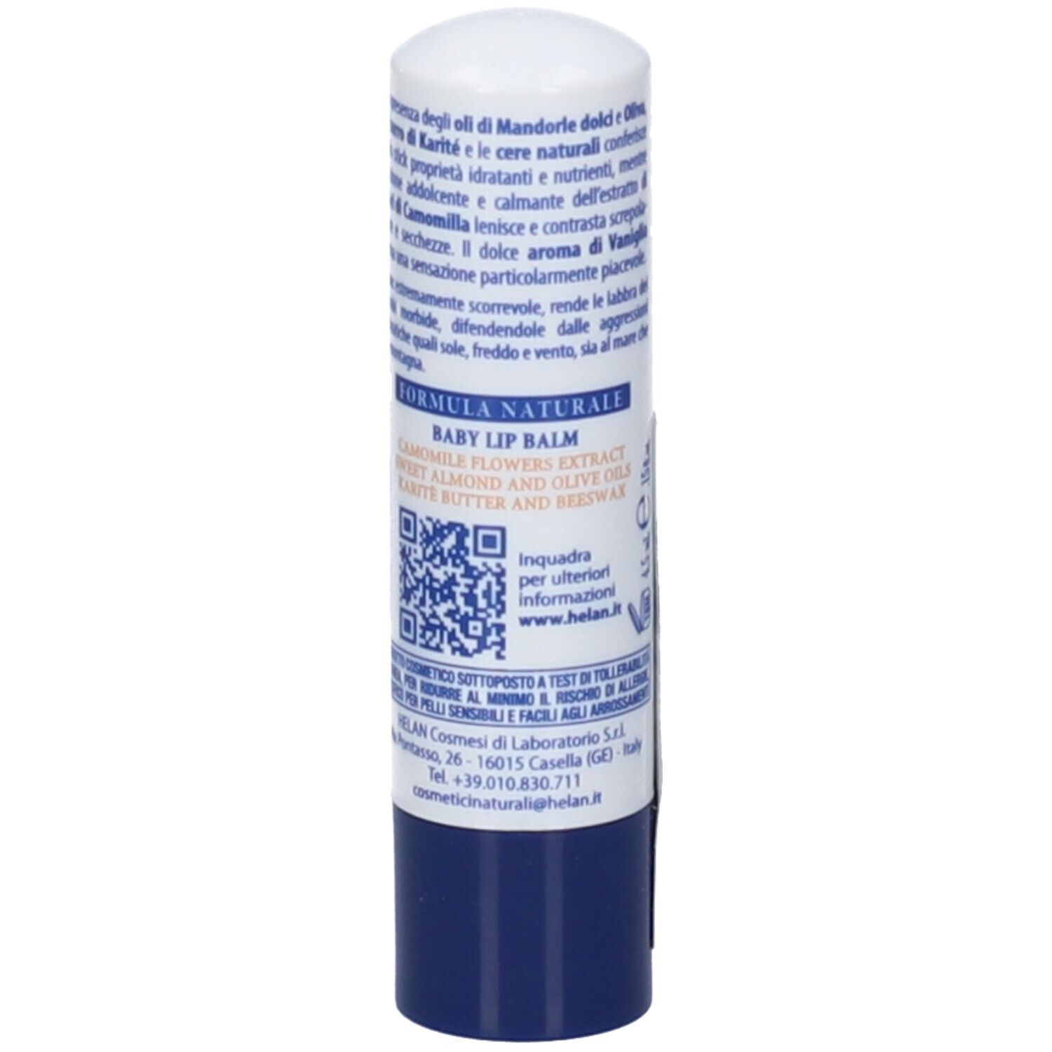 Stick balsamo labbra, retro. Design bianco-blu con informazioni prodotto e codice QR. Marca: Helan. Ingredienti.