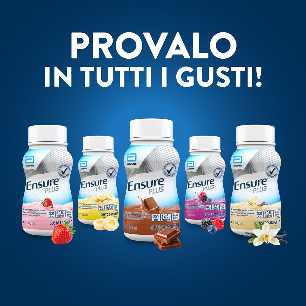 Diversi gusti di Ensure PLUS. Fragola, banana, cioccolato, frutti di bosco e vaniglia.