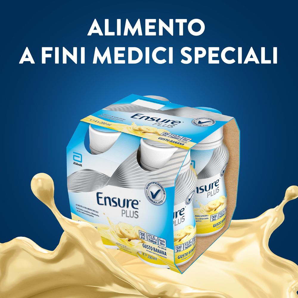 Confezione da quattro bottiglie Ensure PLUS, gusto banana. Contiene 300 kcal, 12,5g proteine, senza fibre. Testo: Alimento a fini medici speciali.