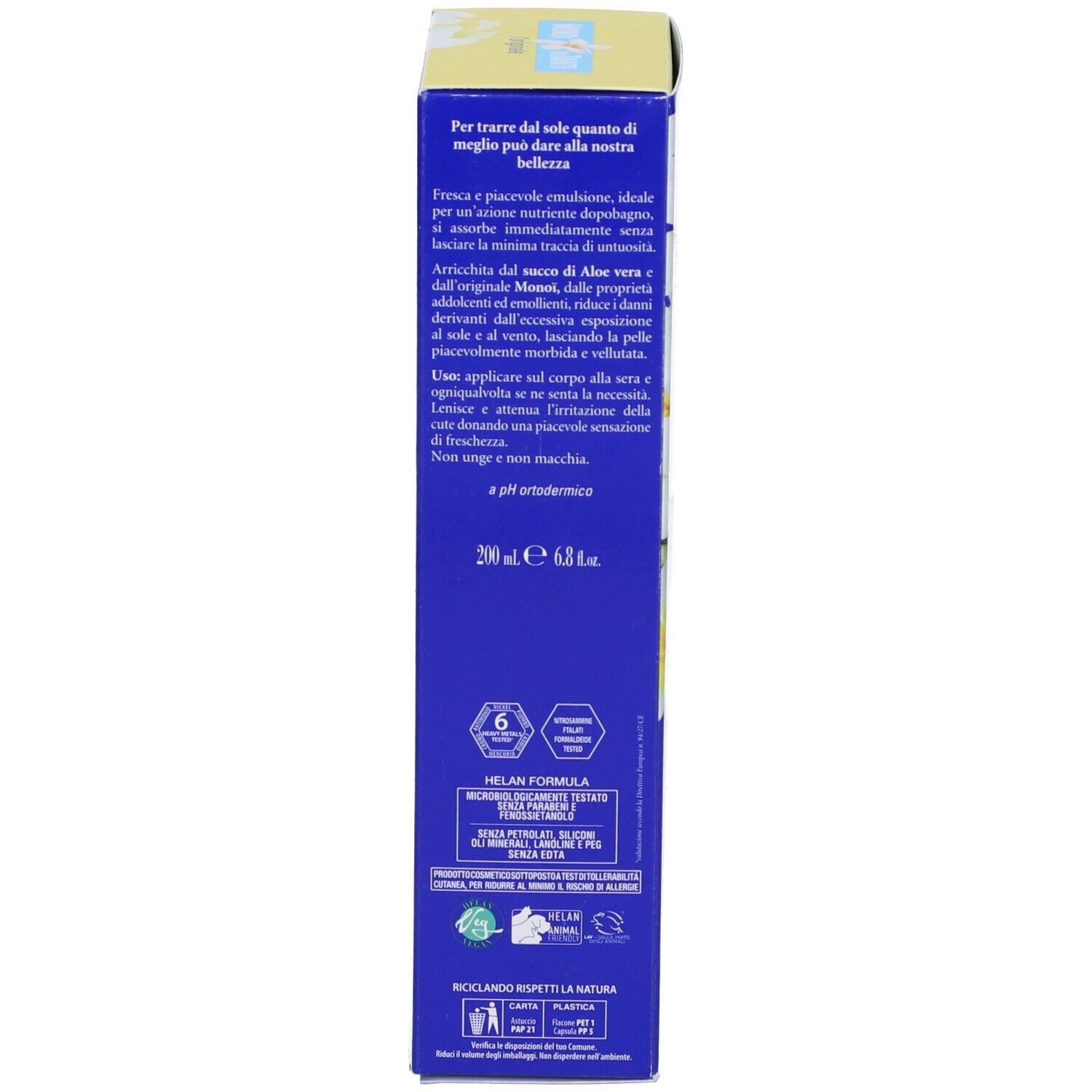Scatola blu con testo. Sulla scatola è scritto MONOI de TAHITI Scented body fluid cream. Informazioni sul retro.