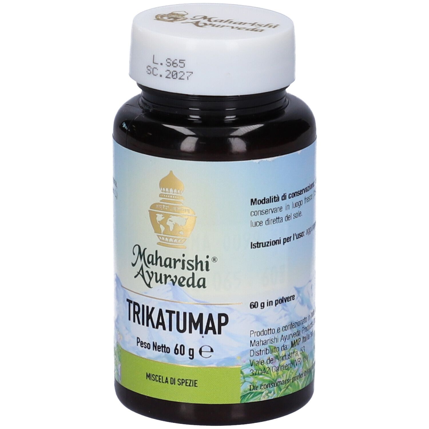 Flacone marrone con tappo bianco. Scritta: Trikatumap, 60 g in polvere. Marchio: Maharishi Ayurveda.