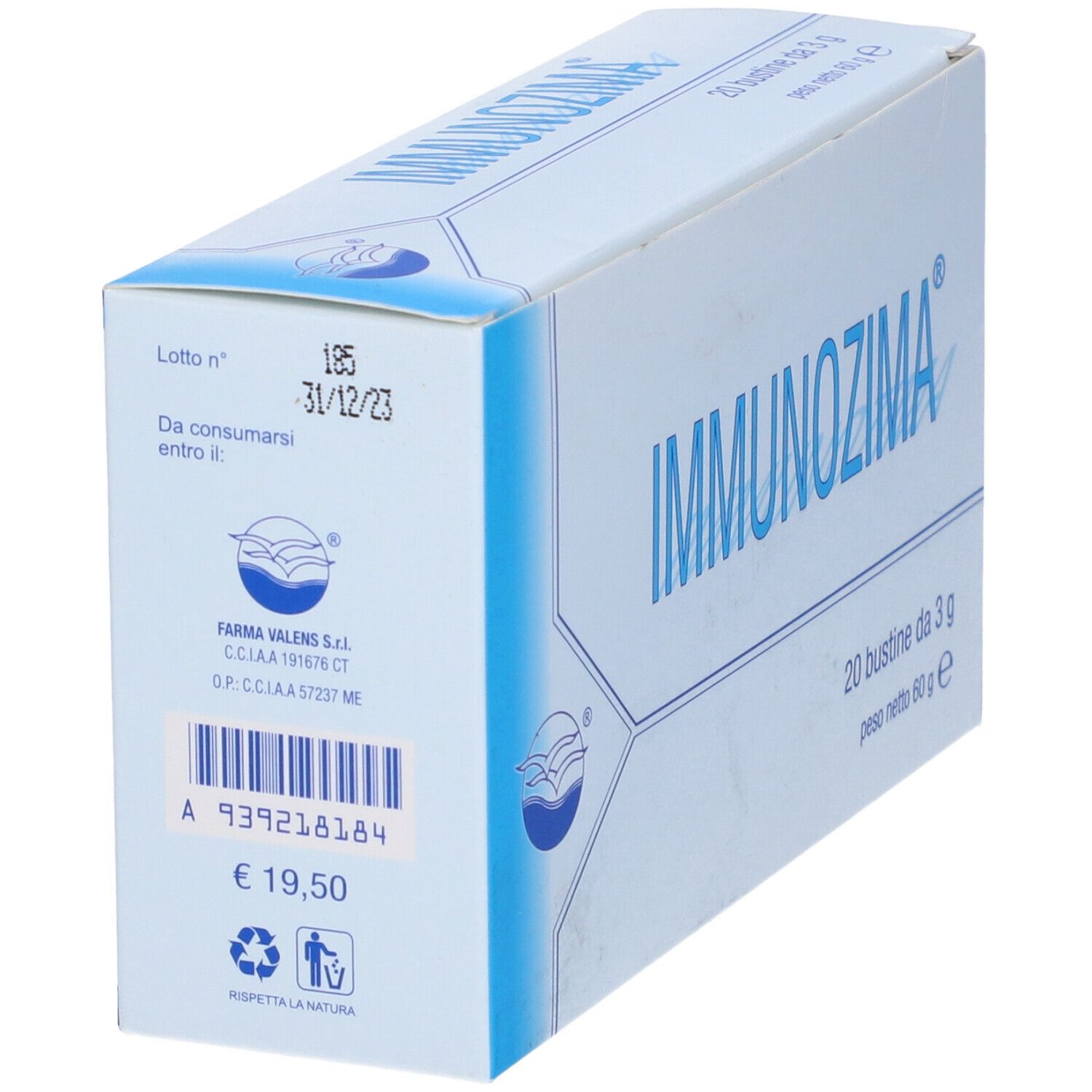 Scatola bianca con scritta blu IMMUNOZIMA. Contiene 20 bustine. Stampa con numero di lotto, data di scadenza, prezzo e logo.