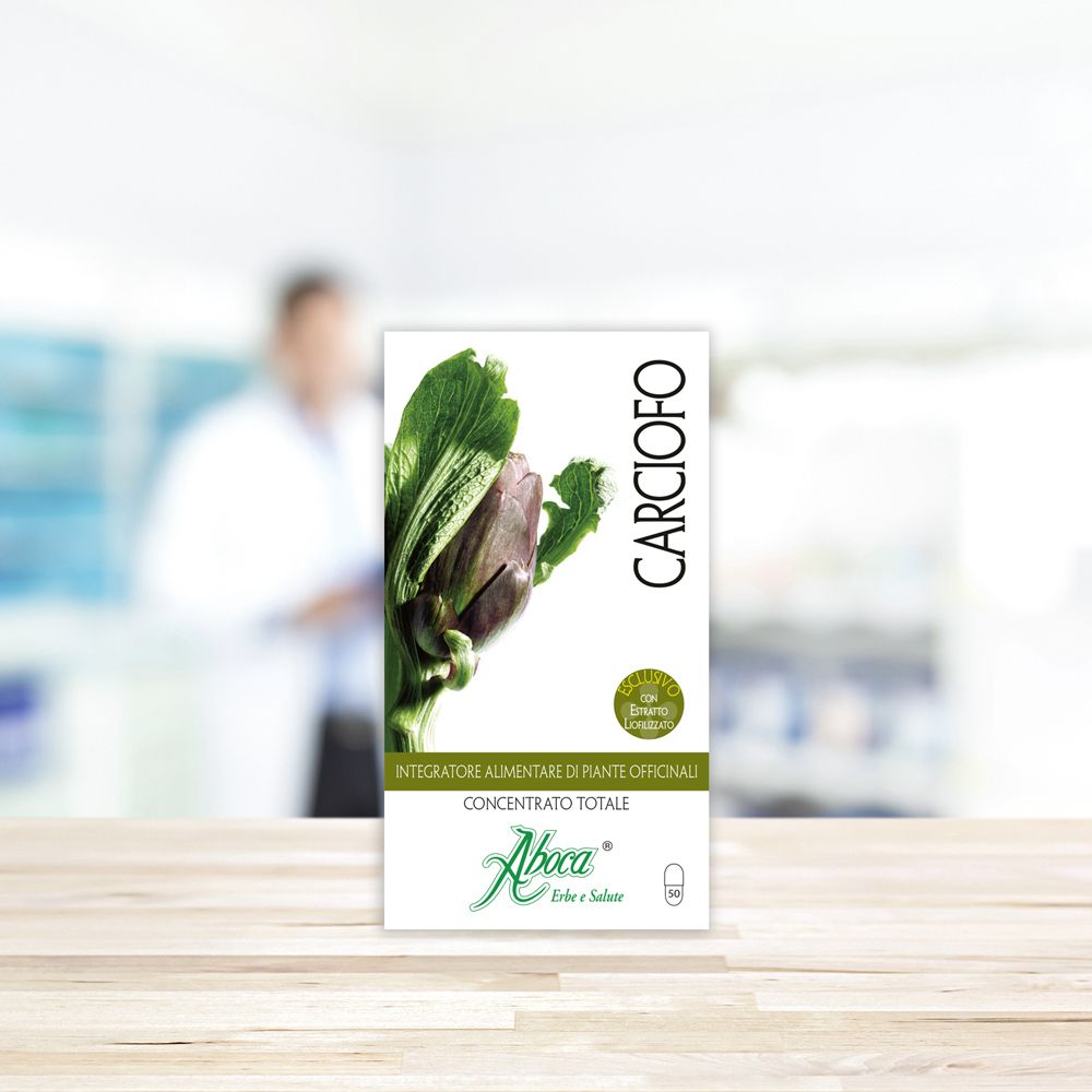 Confezione Aboca Carciofo Concentrato Totale. Sfondo sfocato. Testo: Carciofo.