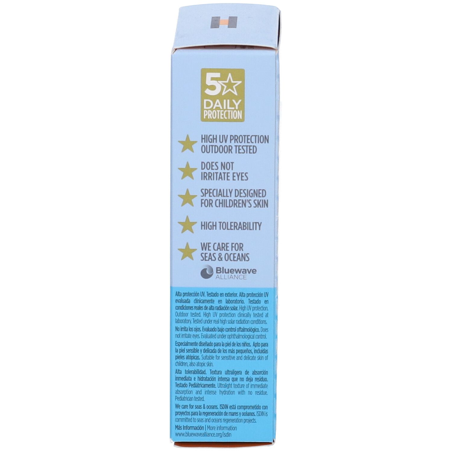 Lato della confezione con i vantaggi del prodotto. Testo: 5 Daily Protection, High UV Protection, Does not irritate eyes, etc. Logo Blüwave Alliance.