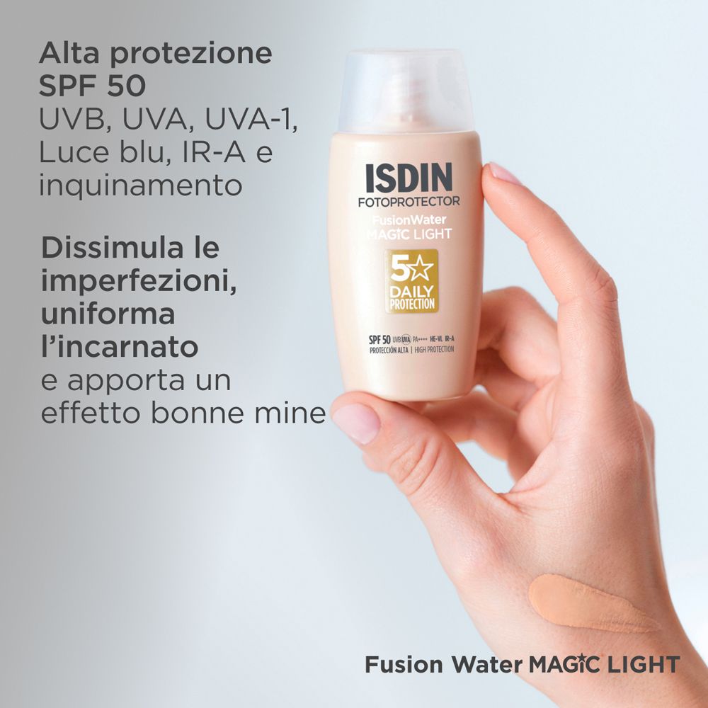ISDIN Fusion Water Magic Light SPF50. Testo: SPF 50, protegge UVA, UVB, UVA-1, luce blu, IR-A.