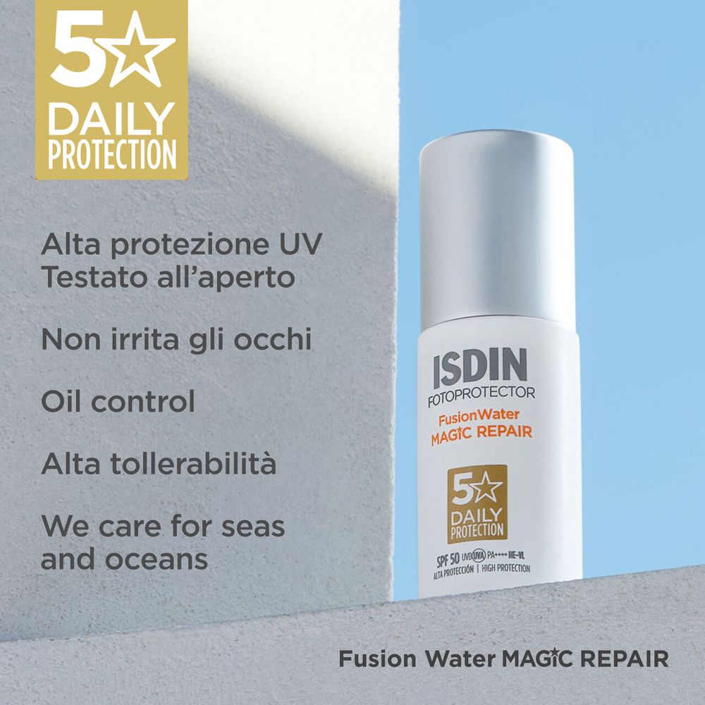 Flacone con testo. Scritta ISDIN, Fusion Water, Magic Repair, SPF 50. Testo: Protezione 5 stelle.