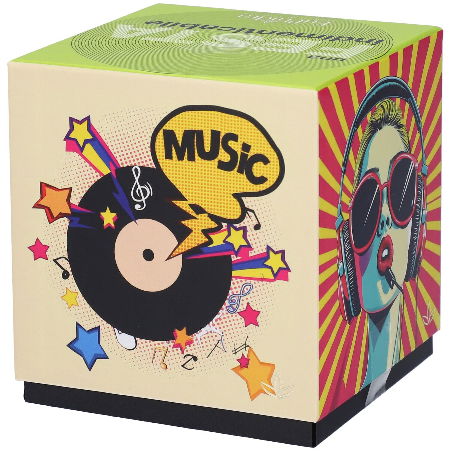 Scatola regalo quadrata con illustrazioni. Su sfondo beige, un disco in vinile e note musicali. Scritta sulla parte superiore e una donna con cuffie.