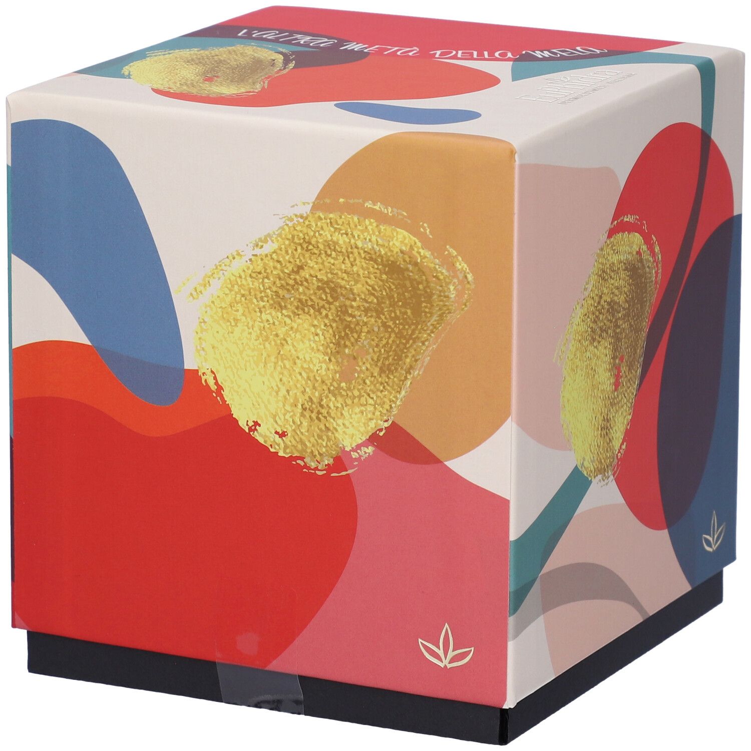 Scatola regalo quadrata con design colorato e dettagli dorati. Nome del prodotto in evidenza. Base nera.