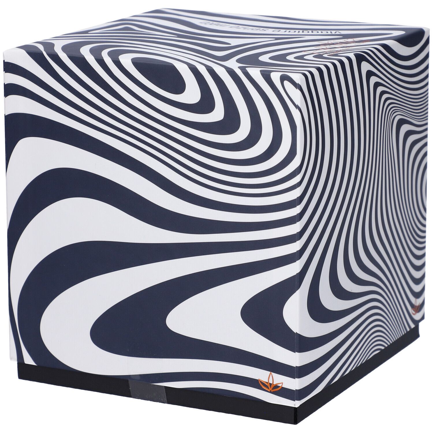 Scatola regalo quadrata con motivo a onde bianco e nero. Base nera, logo arancione.